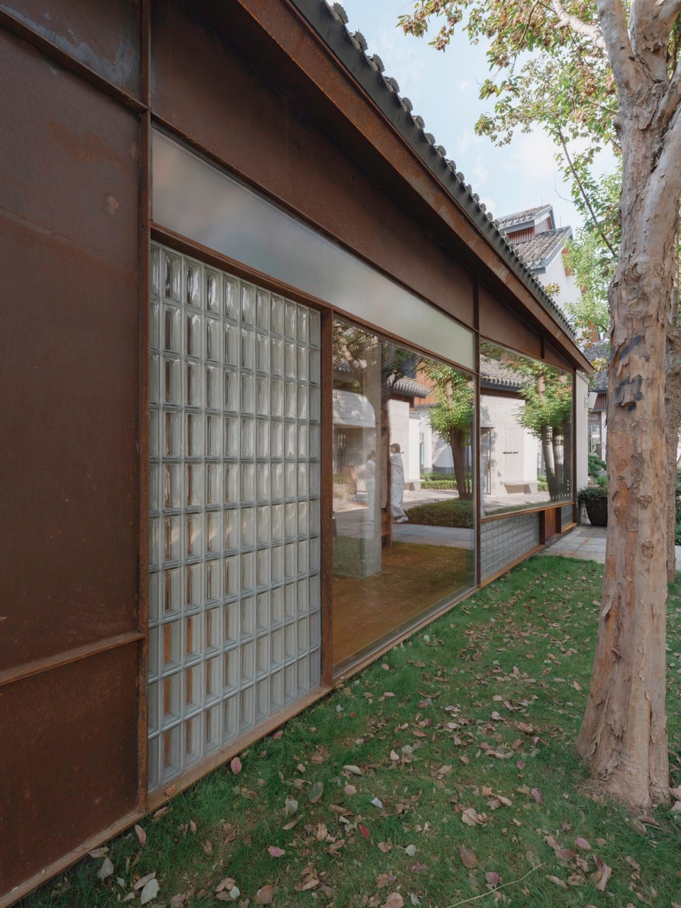 商店設計,服裝店設計,服裝店設計案例,零售店設計,服裝零售店設計,服裝店設計方案,女裝店設計,上海集絲坊蟠龍天地兩家店,上海,如恩設計研究室,如恩