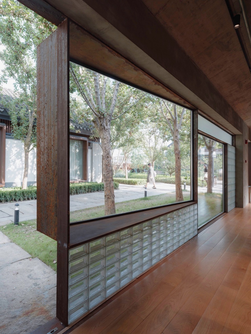 商店設計,服裝店設計,服裝店設計案例,零售店設計,服裝零售店設計,服裝店設計方案,女裝店設計,上海集絲坊蟠龍天地兩家店,上海,如恩設計研究室,如恩