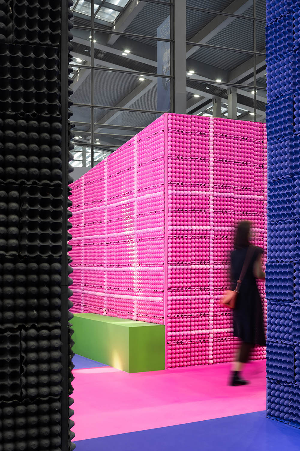 展廳設計,家具展廳設計,展廳裝修,深圳設計周,展廳設計案例,展廳設計方案,異開設計攜手FRAME打造“Show”主題展廳,深圳,Moooi,CASA BRAVA 意美家,瑞士LAUFEN,異開設計,泡泡藝廊