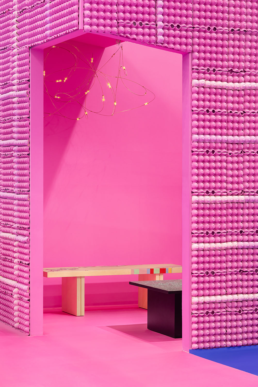 展廳設計,家具展廳設計,展廳裝修,深圳設計周,展廳設計案例,展廳設計方案,異開設計攜手FRAME打造“Show”主題展廳,深圳,Moooi,CASA BRAVA 意美家,瑞士LAUFEN,異開設計,泡泡藝廊