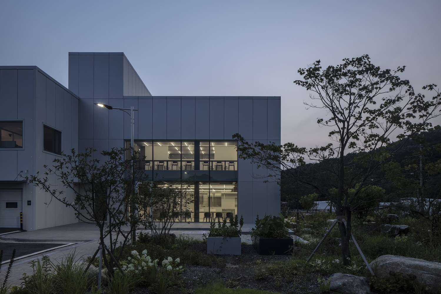 SUBTEXT,咖啡廳設計案例,咖啡店設計,韓國,VEGESCAPE Cafe,240㎡,極簡風格咖啡廳,咖啡廳設計方案