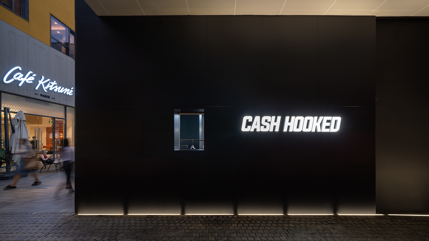 零售店設計,商店設計,服裝店設計,服裝零售店設計,飾品店設計,嘻哈風格服飾店,服裝店設計案例,服裝店設計方案,一家“黑”店-CASHHOOKED 深業上城店,深圳,ZZARCH自造設計