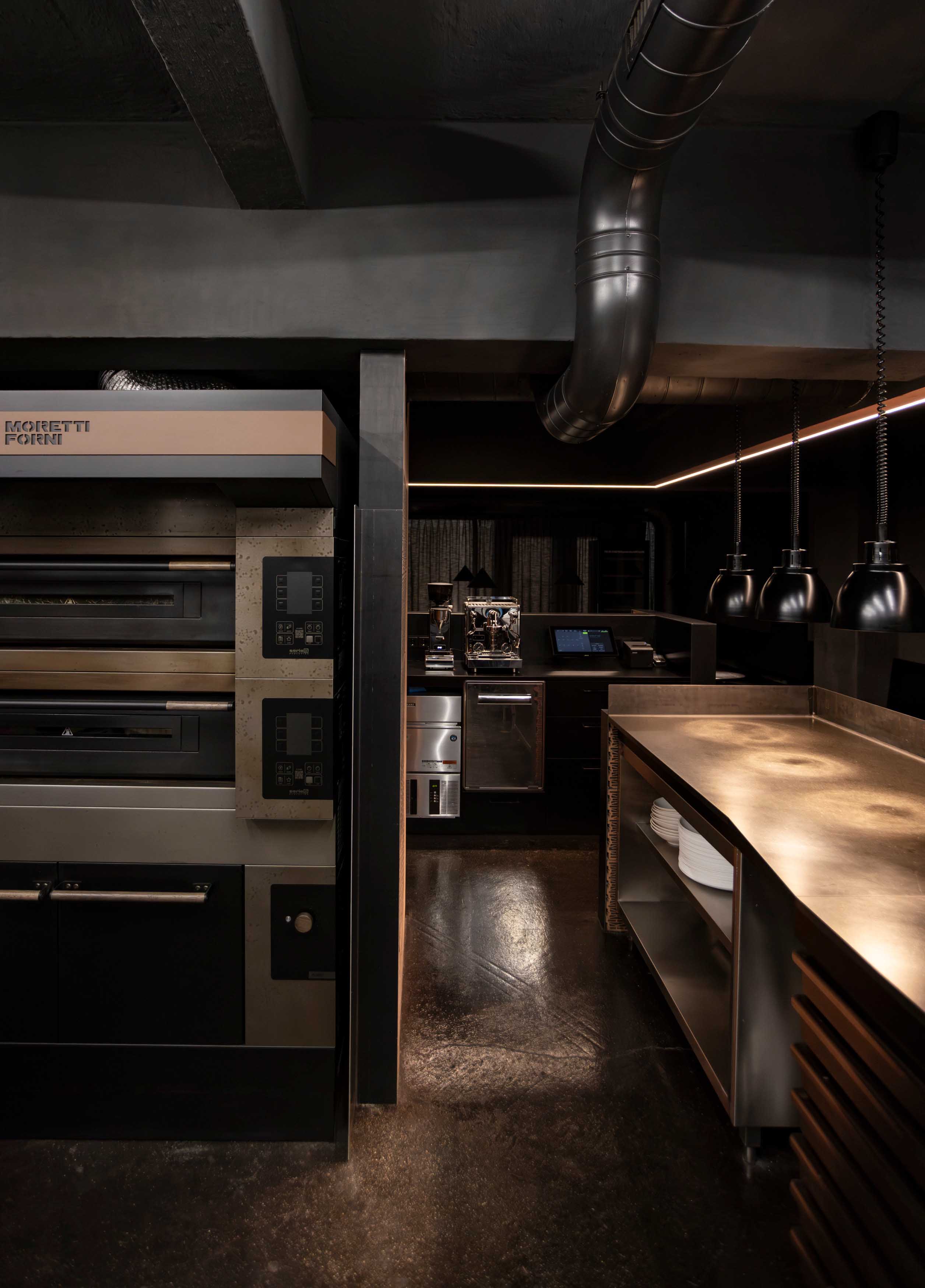 酒吧設計方案,酒吧設計,酒吧設計案例,酒吧裝修,現代風格酒吧設計,Pizzeria 22k,奧地利,Destilat,酒吧&餐廳