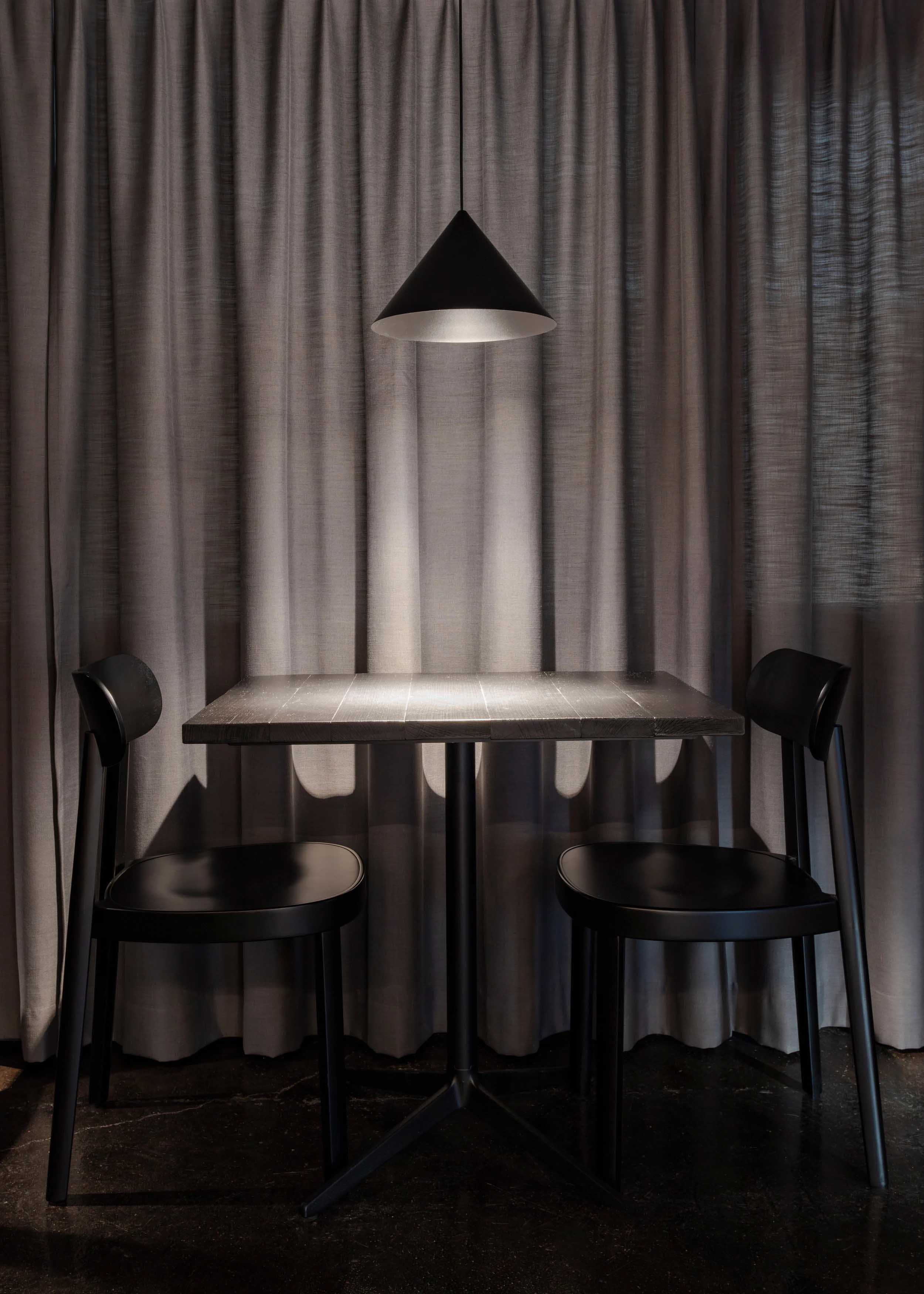 酒吧設計方案,酒吧設計,酒吧設計案例,酒吧裝修,現代風格酒吧設計,Pizzeria 22k,奧地利,Destilat,酒吧&餐廳