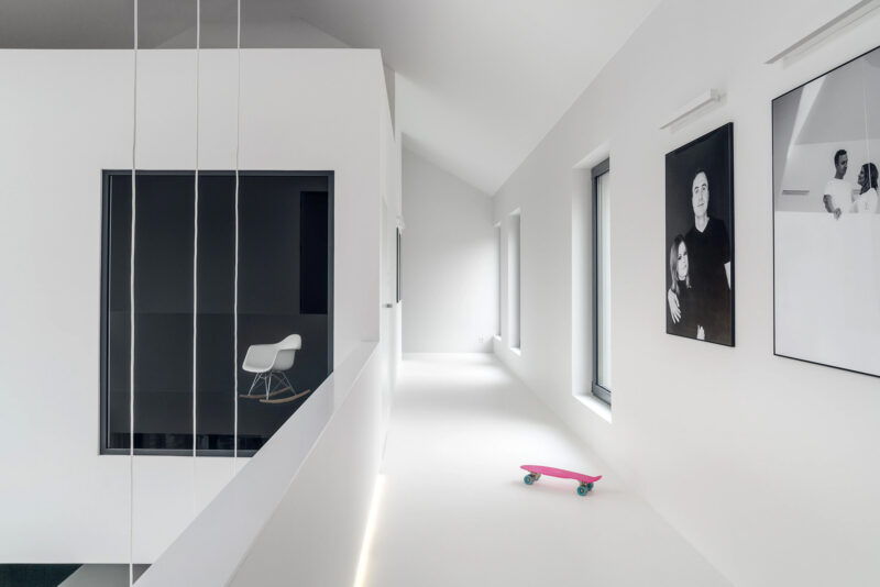 Maka Studio | 波蘭黑白灰極簡美學別墅