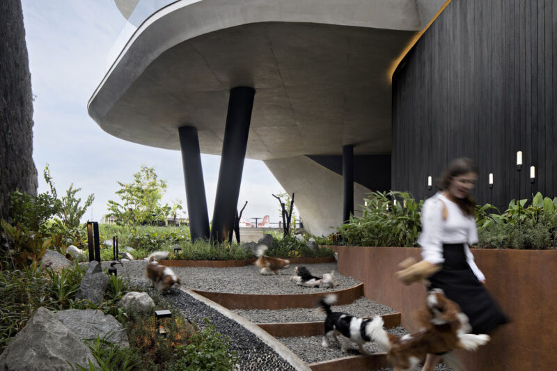 K-Thengono Design Studio|550㎡,印尼雅加達開放式海濱別墅