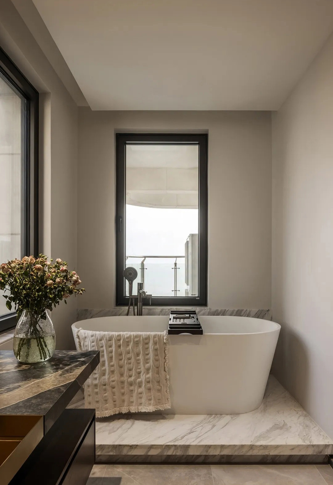 300㎡大平層設計,300㎡,微水泥,奶油風,住宅設計,現代風格大平層設計,大平層,大平層設計案例,大平層設計方案,河北秦皇島璽海海景大平層,河北秦皇島,道合空間設計