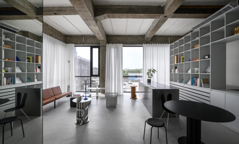 Aaron Nieh Workshop | 90㎡,中國·高雄銀行倉庫改造極簡辦公室