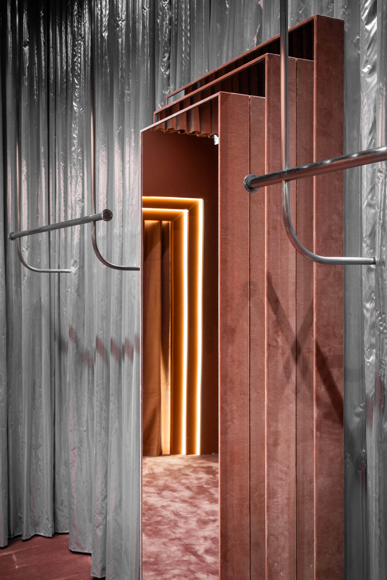 服裝店設計,商店設計,時裝店設計,時裝精品店設計,時裝店設計案例,時裝店設計方案,服裝精品店設計,Ciocodeica Studio,布加勒斯特,Maria Lucia Hohan精品店