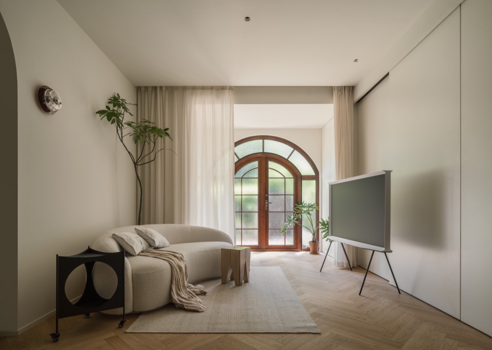 250㎡複式設計,250㎡,複式設計,奶油風,住宅設計,微水泥,複式設計案例,複式設計方案,現代風格複式設計,上海複式阿布和木易的家,上海,桐話建築設計