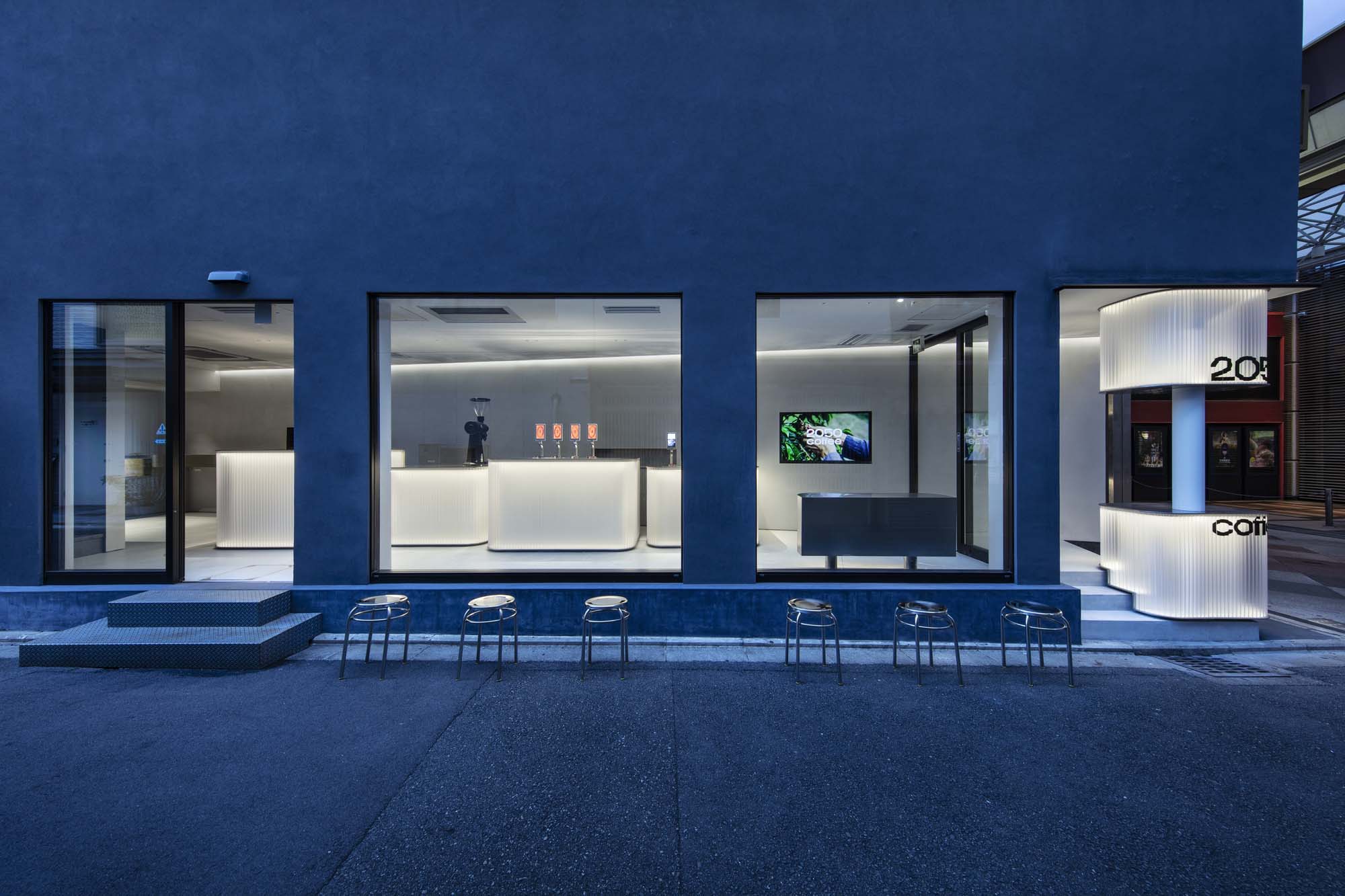 咖啡廳設計,Teki Design,咖啡店設計,咖啡廳設計案例,咖啡廳設計方案,極簡咖啡廳,2050 Coffee,日本,京都,自助咖啡廳