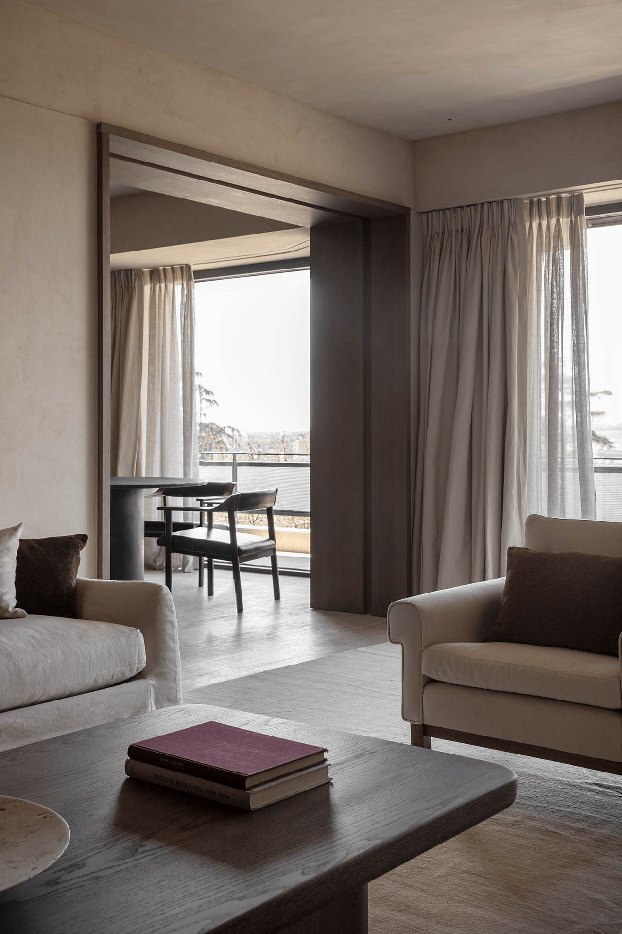 OOAA Architecture,住宅設計,住宅設計案例,大平層設計方案,西班牙,馬德裏,極簡風格,侘寂,極簡主義,Wabi-sabi