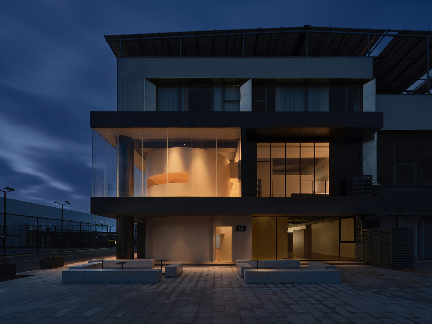 廠房改造,建築改造,精釀酒吧空間,尋飲空間,溯空間,藝術畫廊,上海藏在美術館中的精釀空間,酒吧設計,酒吧改造,上海,UnderRoof Shanghai