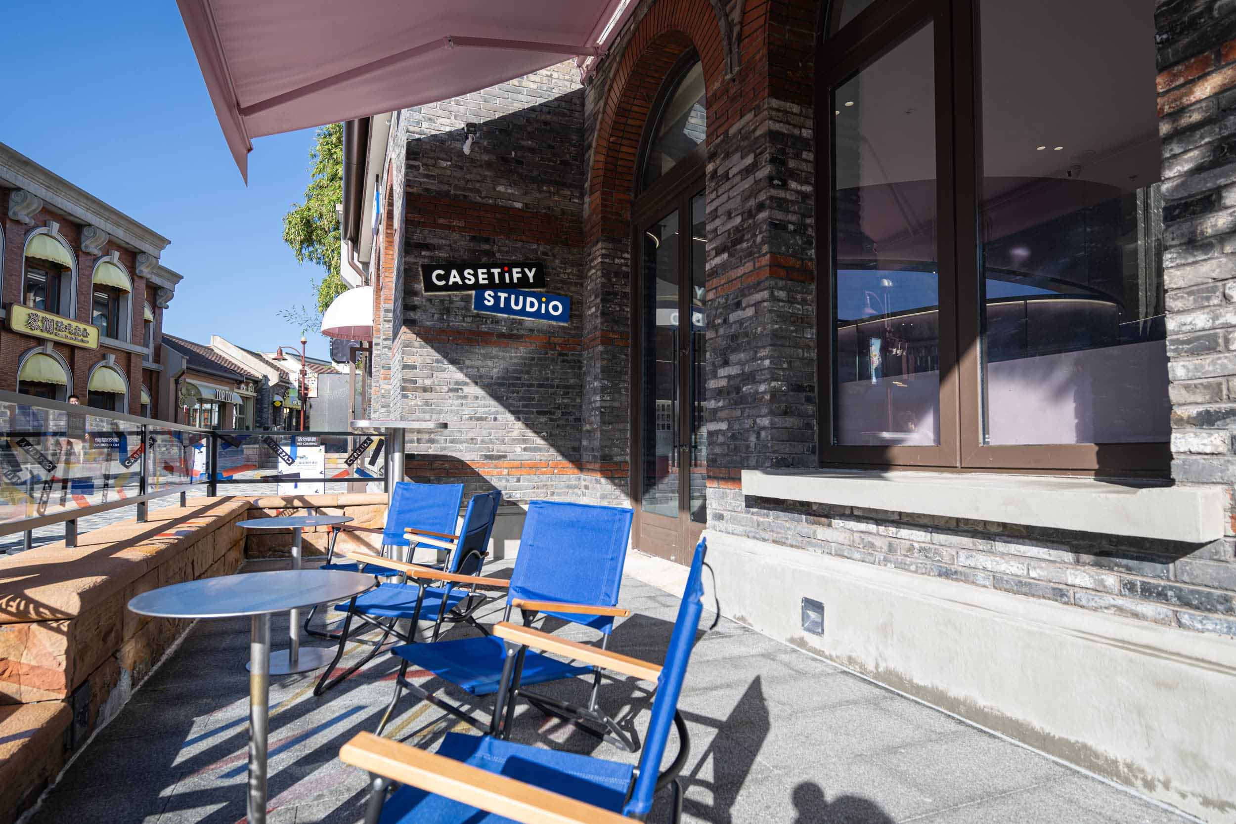 零售店設計,創意零售店,商店設計,主題零售店設計,趣味零售店,手機殼零售店,零售店設計案例,零售店設計方案,CASETiFY STUDiO上海迪士尼小鎮店,上海,hcreates罕創建築設計