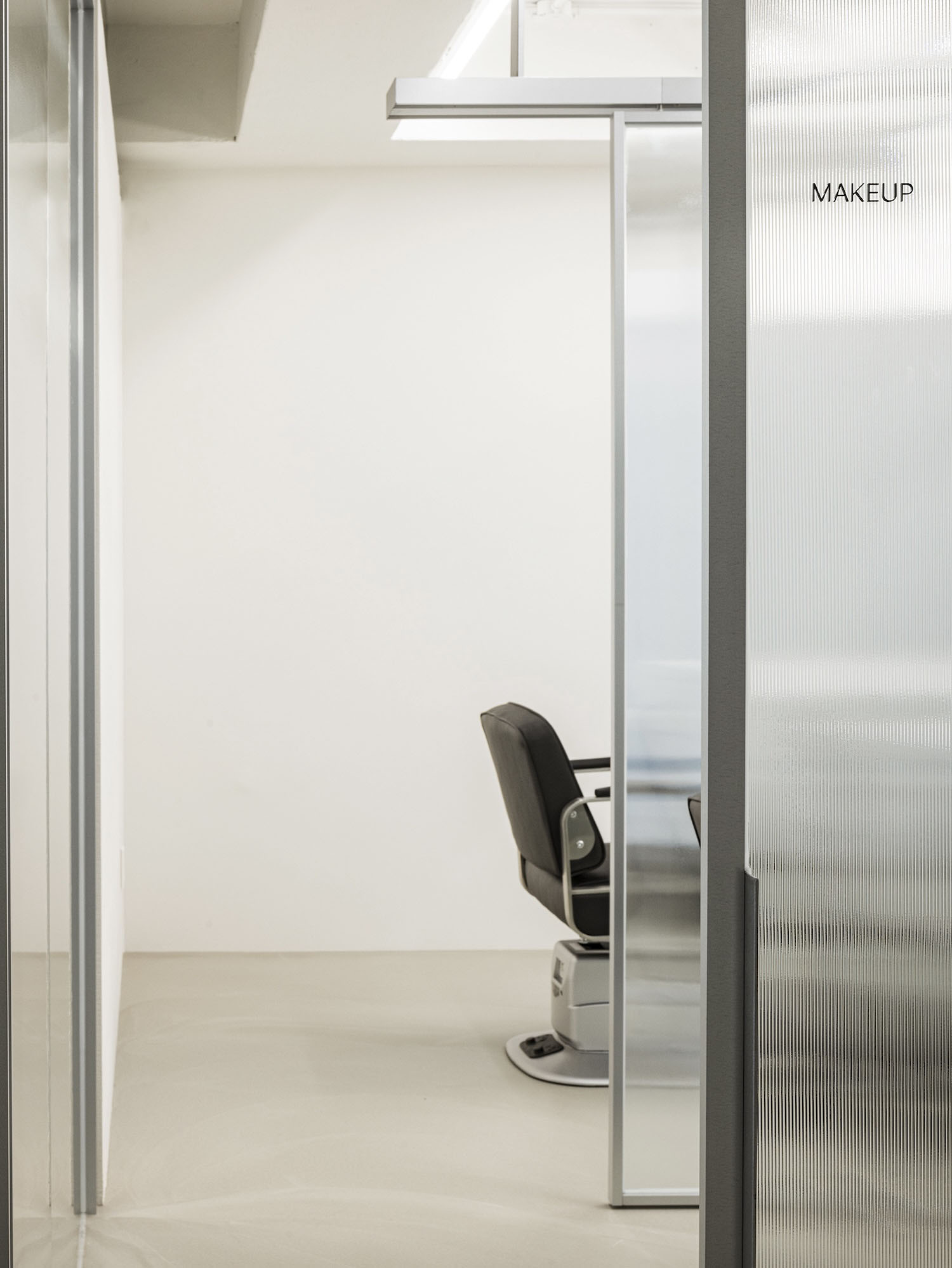 理發店設計,理發店設計案例,創意理發店,orosy studio,理發店設計方案,美發沙龍空間,Anon Seoul,首爾,韓國,極簡風格,極簡主義