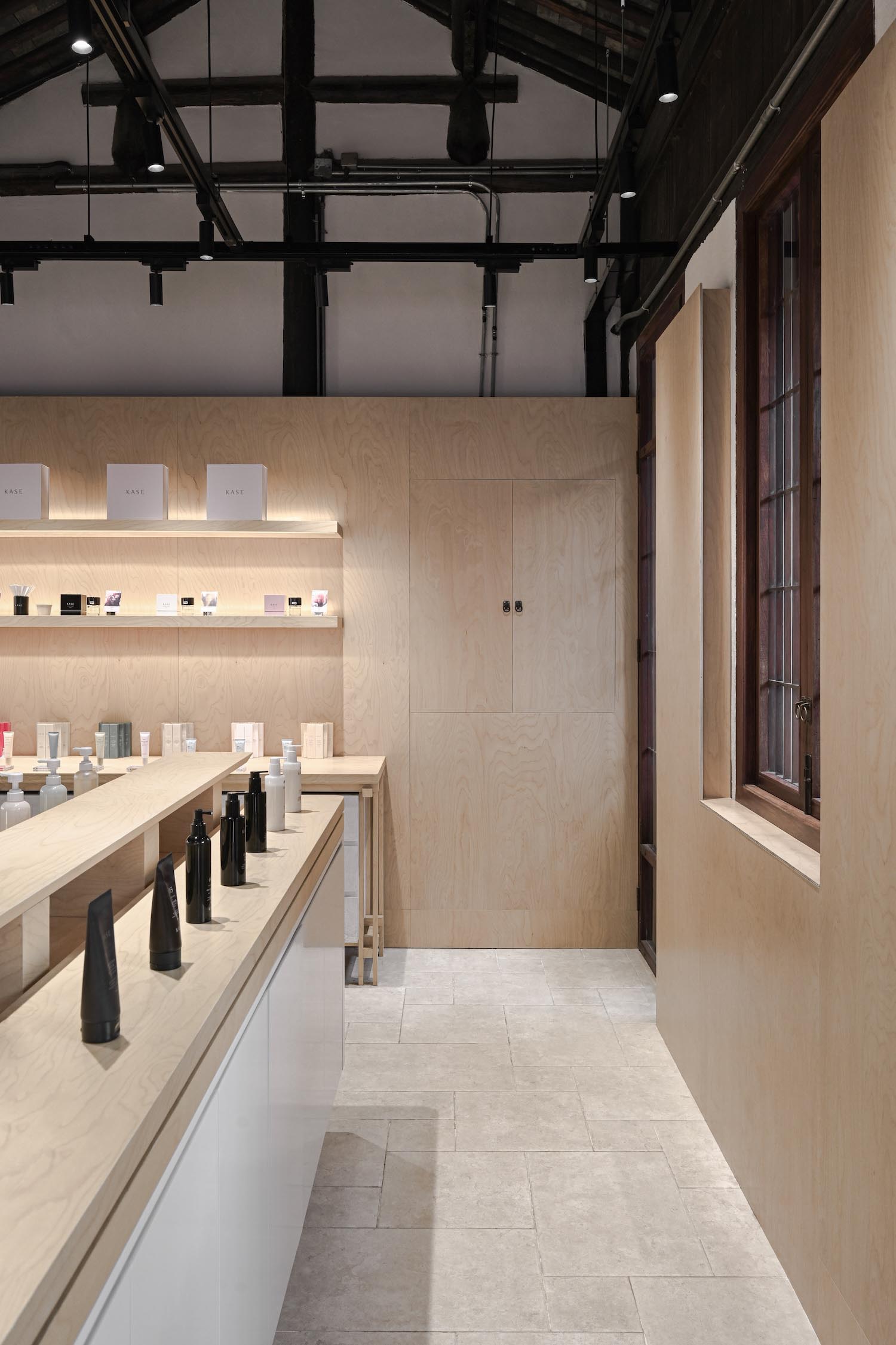 STUDIO 4/301,無錫,零售店設計,化妝品店設計案例,化妝品店設計方案,建築改造,極簡主義,極簡風格,KASE化妝品零售店