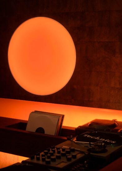 EBBA Architects | 倫敦Space Talk listening音樂酒吧