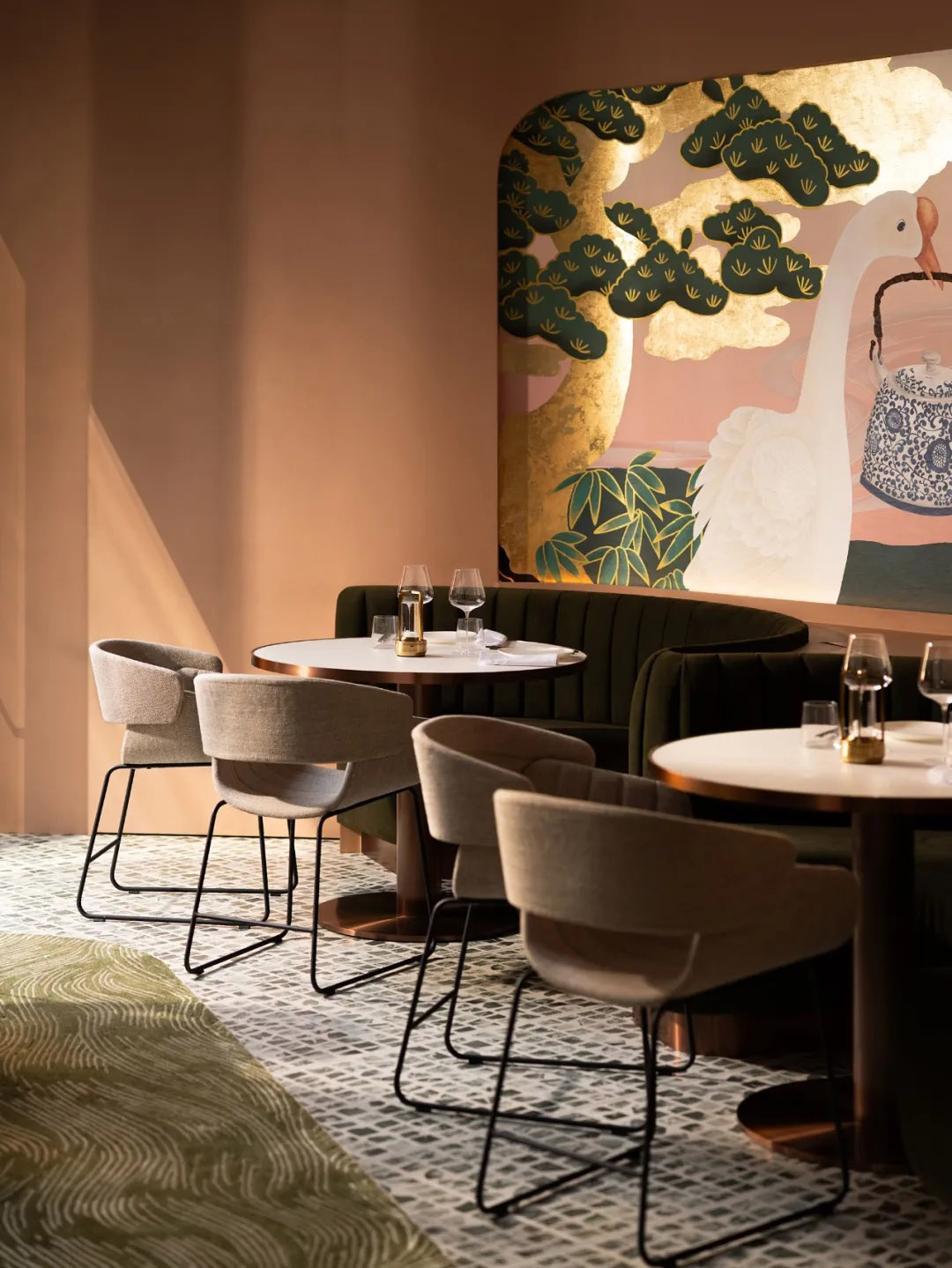 餐廳設計,休閑餐廳設計,餐廳設計案例,餐廳設計方案,燒鵝餐廳設計,港式餐廳設計,香港燒鵝餐廳,高端餐廳設計,香港,香港太古坊Yung's Bistro 鏞鏞·藝嚐館餐廳,Lim+Lu林子設計