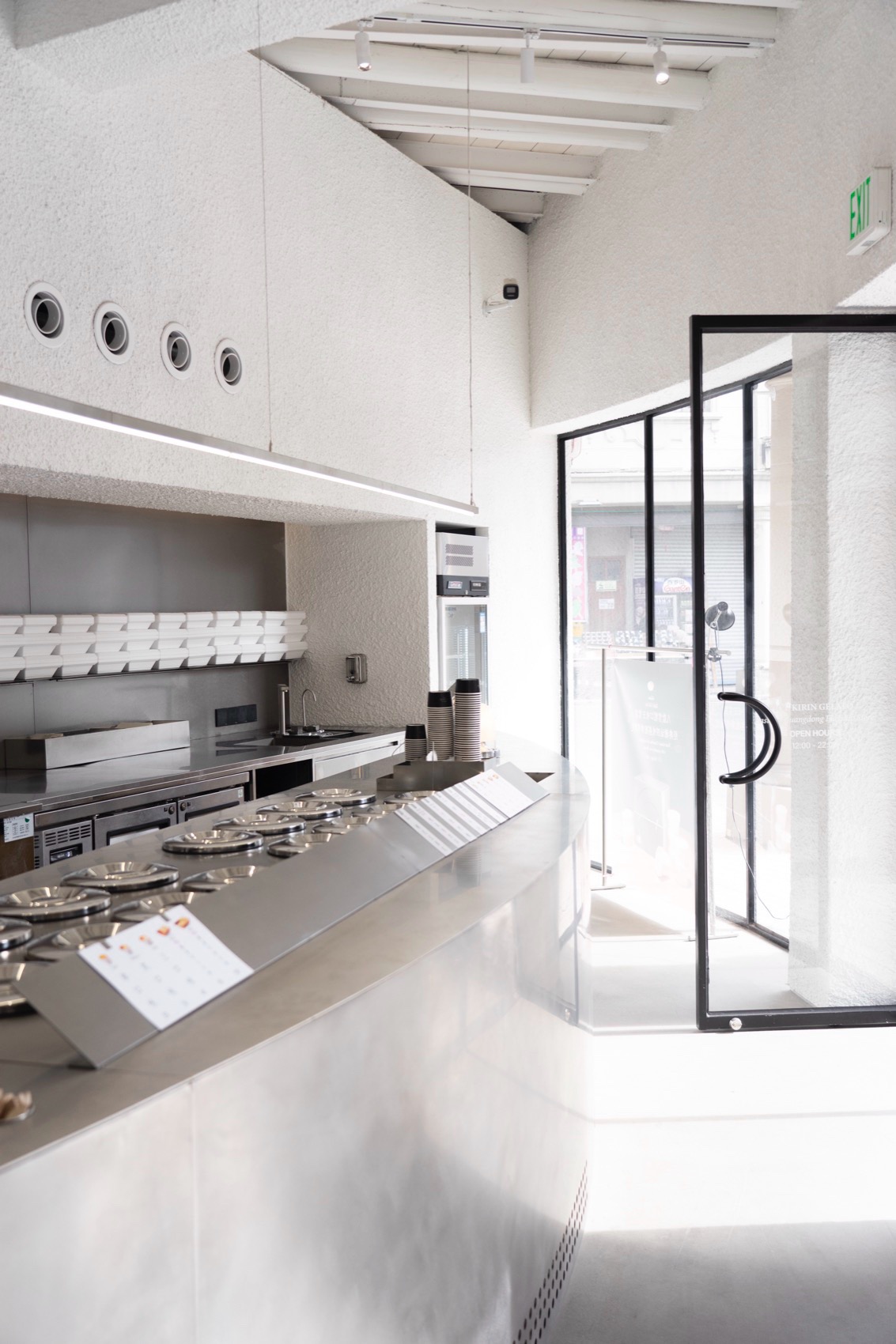 冷飲店設計,冰淇淋店設計,商店設計,街邊冷飲店,冰淇淋店設計方案,冰淇淋店設計案例,冰麒麟廣東汕頭店,0321 Studio,廣東汕頭