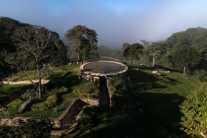 MACh Arquitetos | 巴西若瑟山腳下圓形小教堂