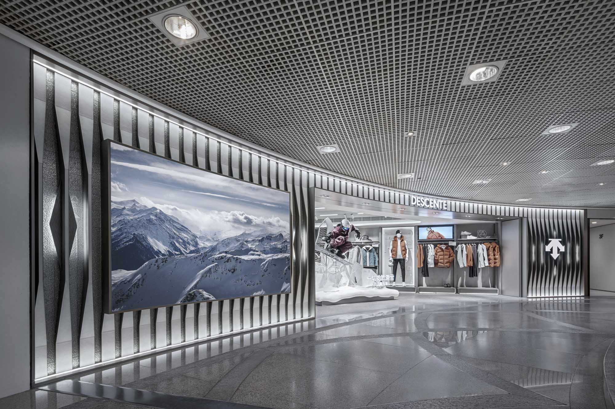 服裝店設計,零售店設計,戶外服裝零售店,服裝店設計案例,服裝店設計方案,創意零售店設計,DESCENTE迪桑特香港海港城店,DESCENTE迪桑特,香港,STILLYOUNG尚洋藝術