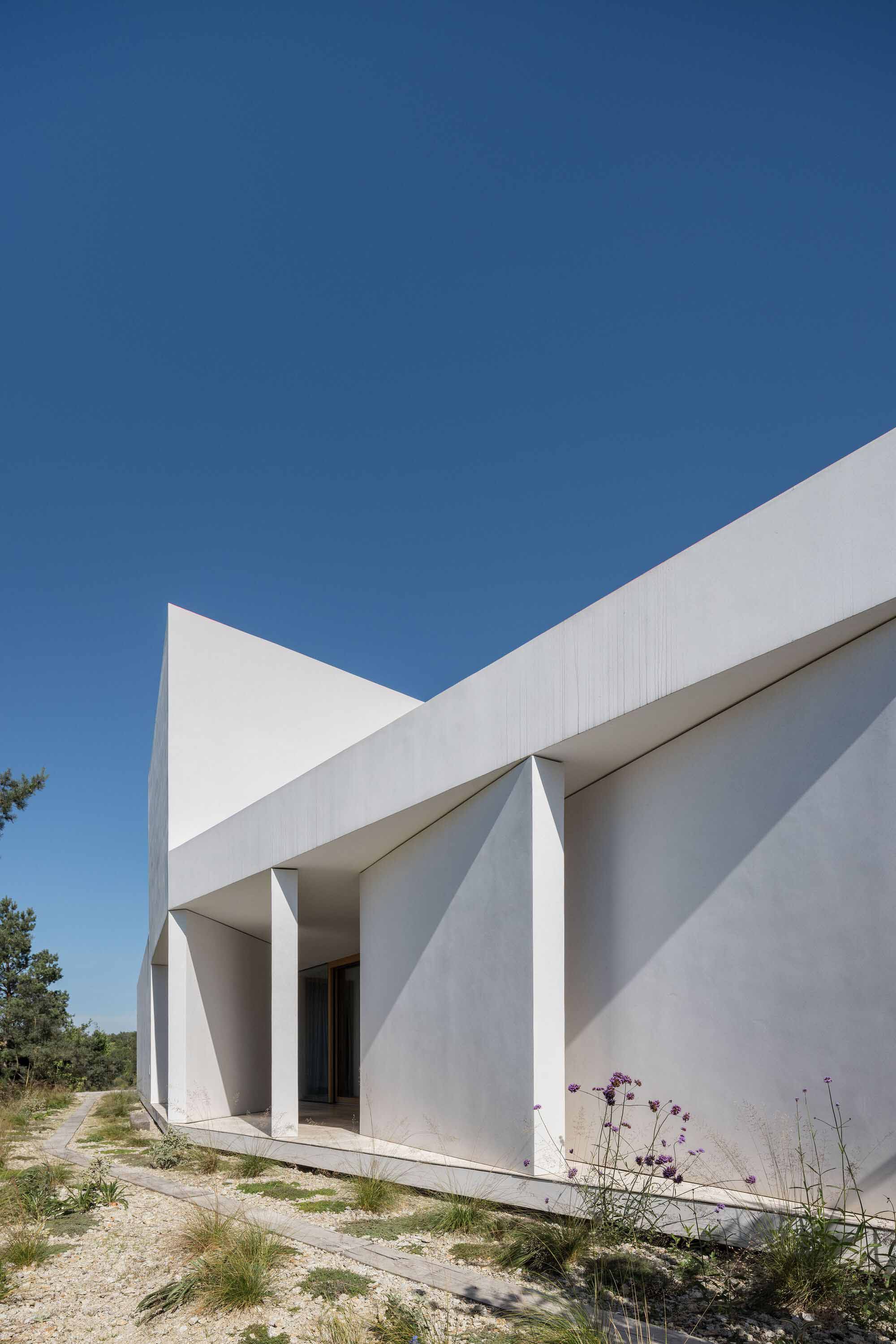 beef architekti,別墅設計案例,別墅設計方案,庭院別墅,斯洛伐克,景觀別墅,極簡風格別墅,極簡主義,原木色