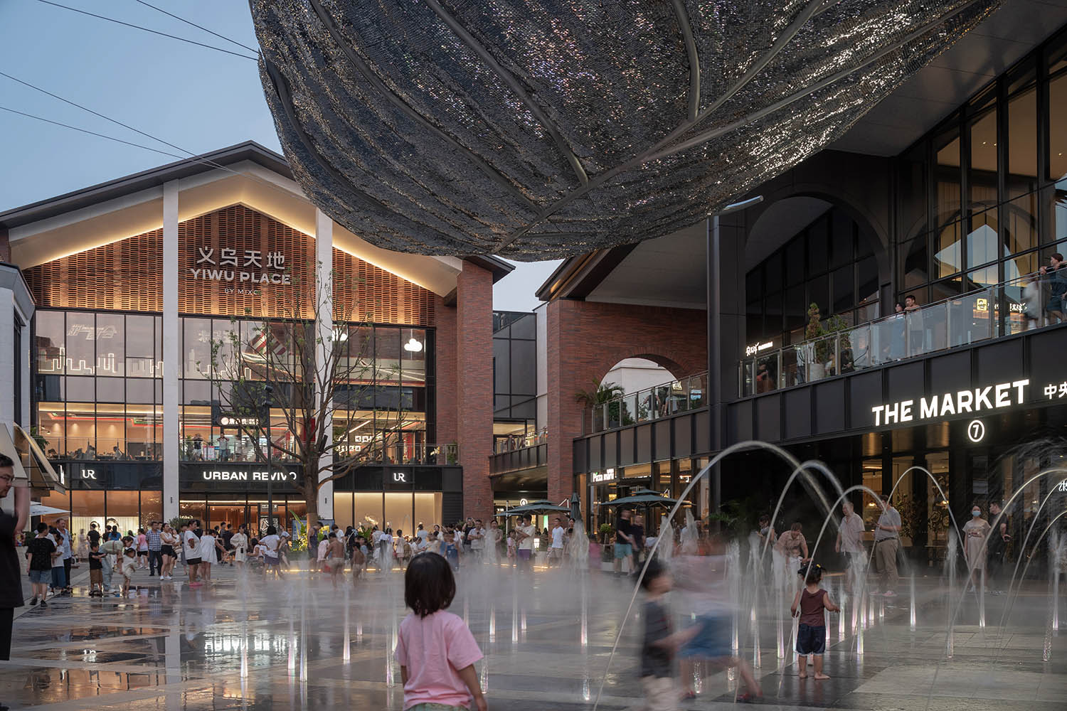 景觀設計,景觀改造,商業街區景觀改造,公共街區景觀改造,商場景觀設計,浙江義烏天地商業公共街區,FLO景觀設計事務所,香港鄭中設計事務所,8小時設計工作室,浙江義烏