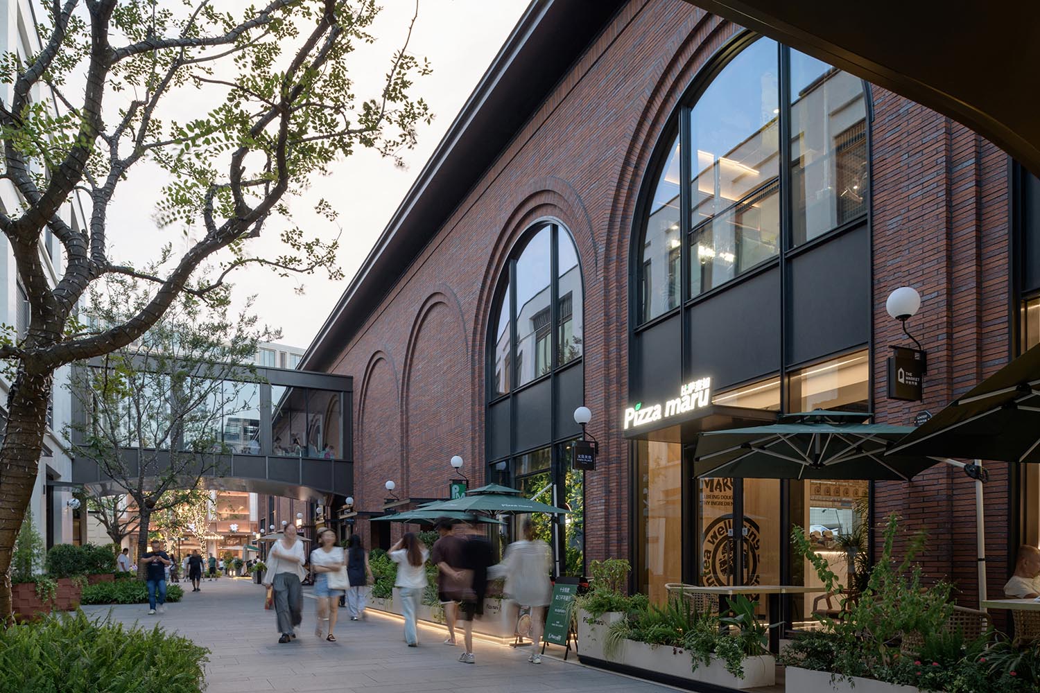 景觀設計,景觀改造,商業街區景觀改造,公共街區景觀改造,商場景觀設計,浙江義烏天地商業公共街區,FLO景觀設計事務所,香港鄭中設計事務所,8小時設計工作室,浙江義烏