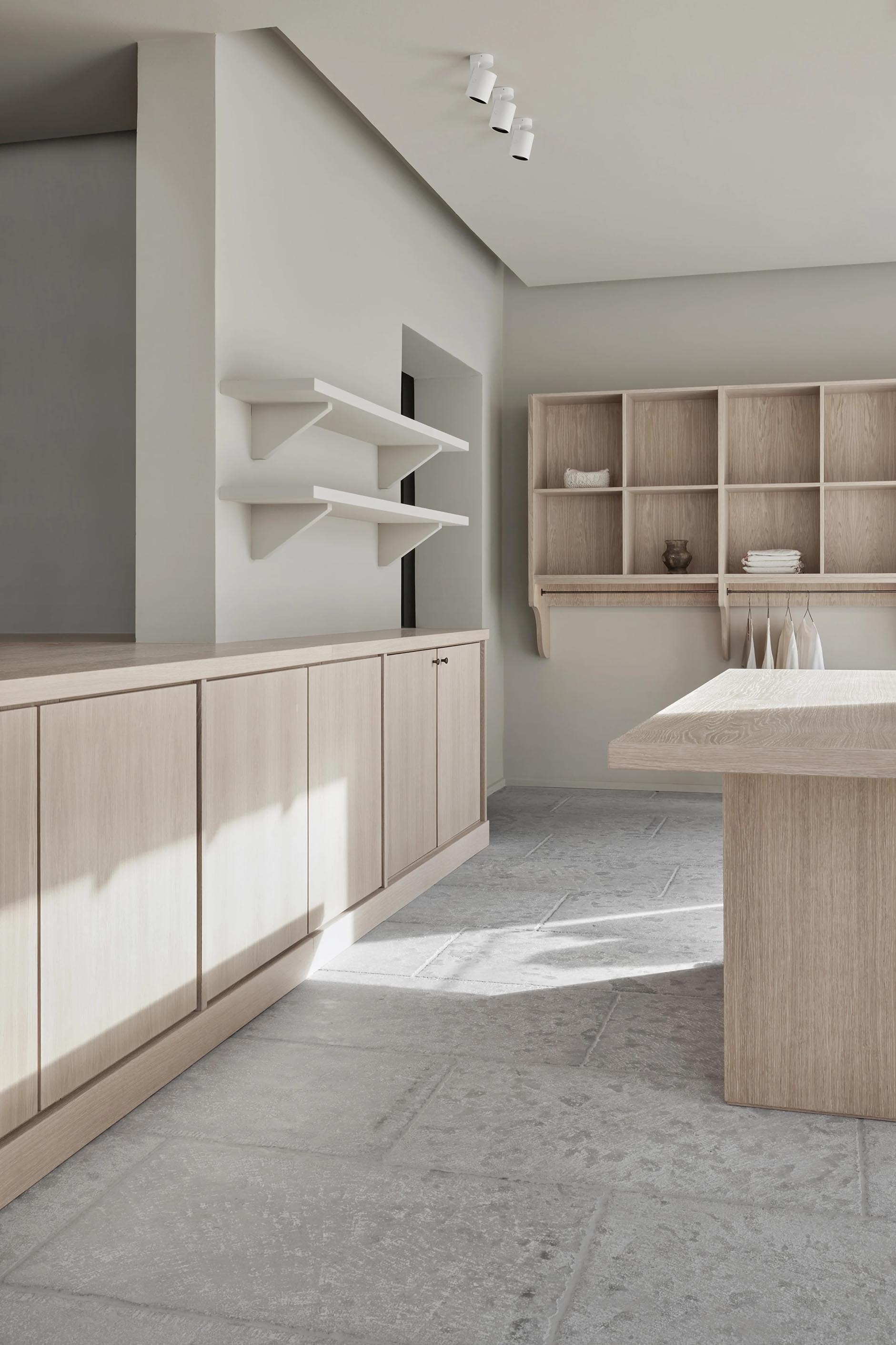 服裝店設計,零售店設計,Space Copenhagen,服裝店設計案例,服裝店設計方案,極簡主義零售店設計,丹麥,哥本哈根,展廳