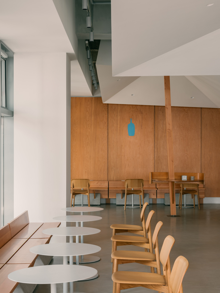 西濤設計工作室,咖啡廳設計案例,咖啡店設計,上海,小藍瓶咖啡,BLUE BOTTLE COFFEE,咖啡廳設計,小藍瓶咖啡店設計案例,網紅咖啡廳,創意咖啡店,上海西岸夢中心,atelier tao+c