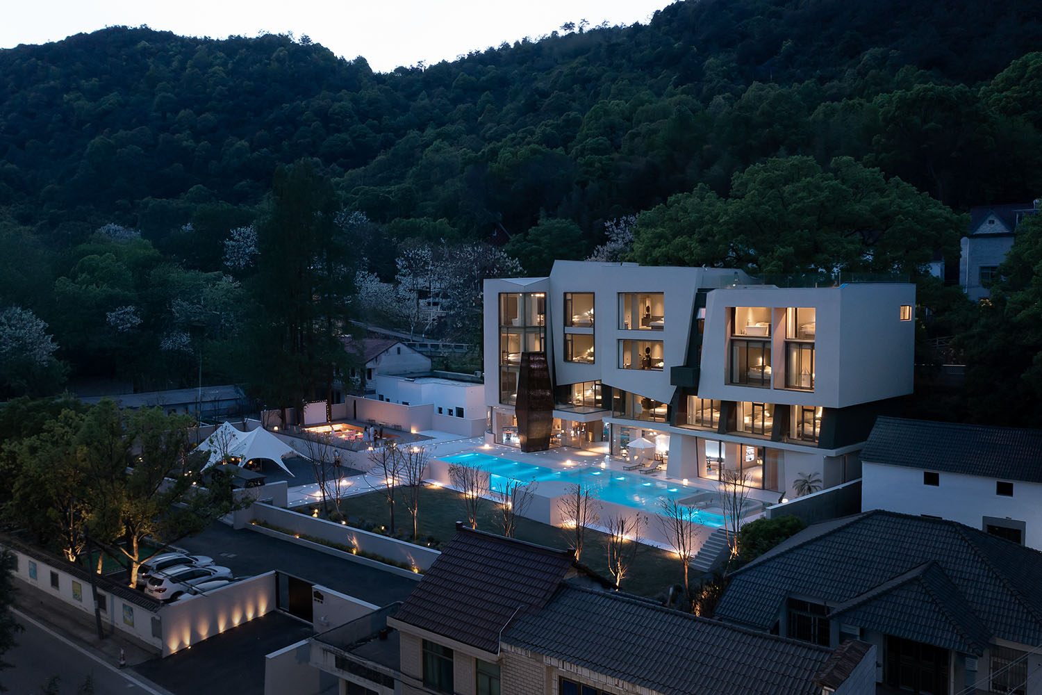 民宿設計,度假酒店設計,民宿設計案例,民宿設計方案,度假民宿,奶油風民宿,侘寂民宿,浙江桐廬民宿山川癮,浙江桐廬,時上建築空間設計,沈墨