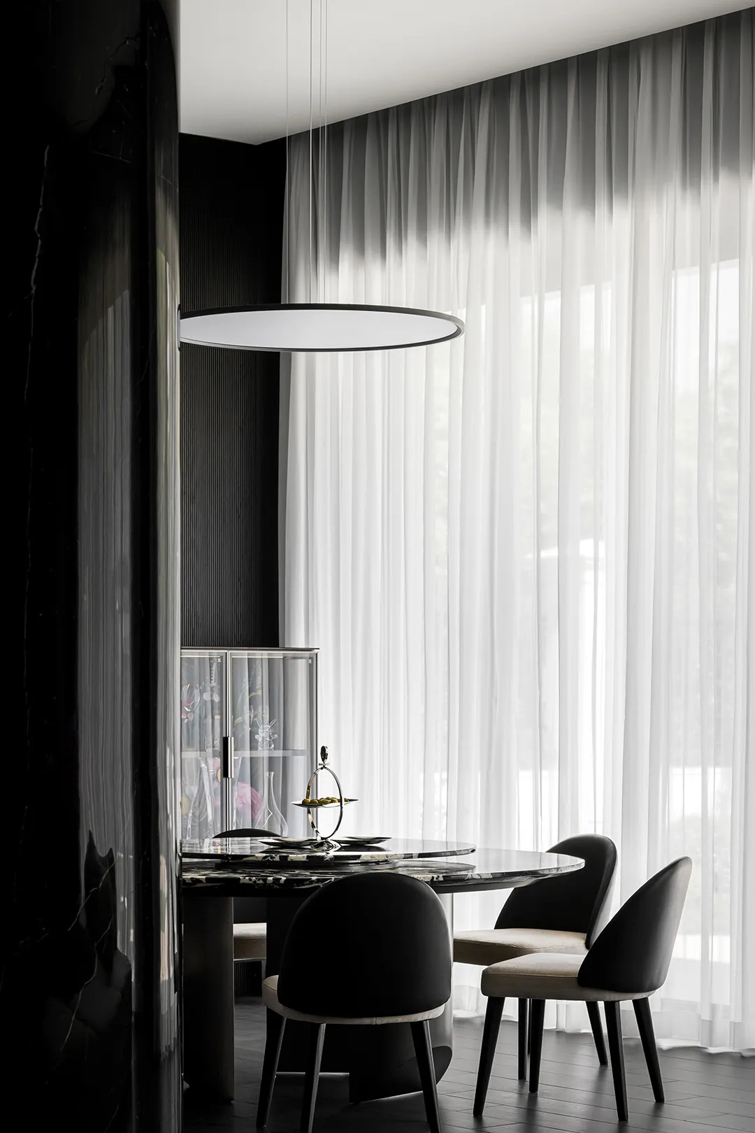 暗黑係別墅,輕奢風別墅,別墅裝修,別墅設計,別墅設計案例,別墅設計方案,上海別墅-暗黑係的克製美學,上海,800㎡,統晟設計