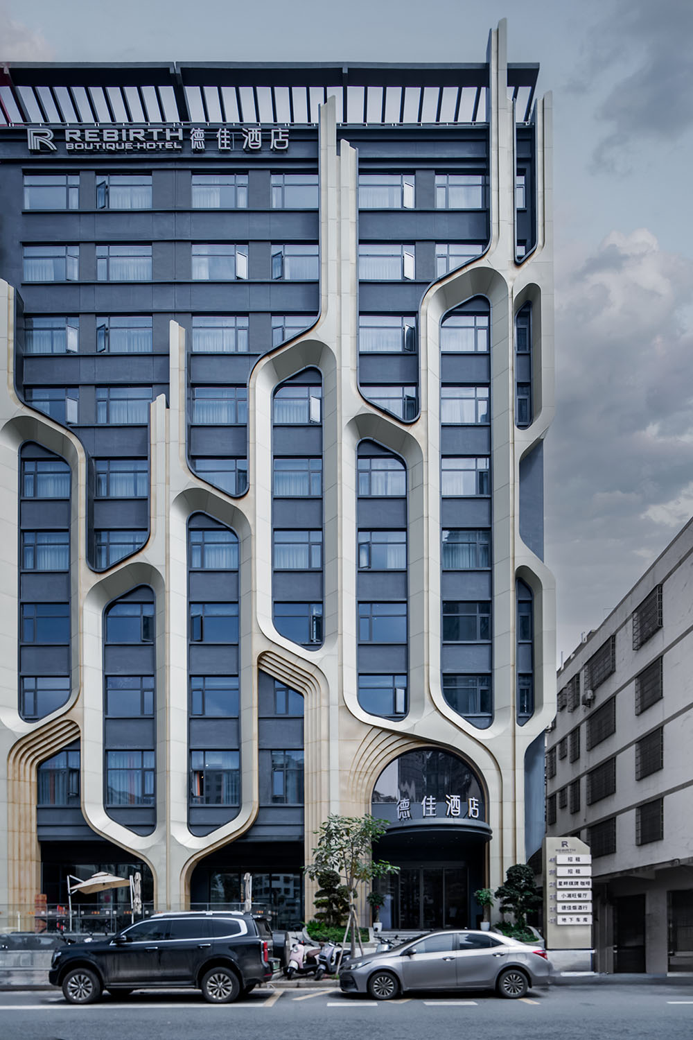 外立麵改造,建築外立麵改造,酒店外立麵改造,酒店外立麵設計,建築改造,海口德佳酒店立麵改造,海口,源合萬相建築設計