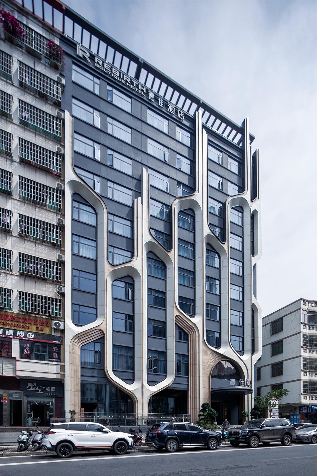 外立麵改造,建築外立麵改造,酒店外立麵改造,酒店外立麵設計,建築改造,海口德佳酒店立麵改造,海口,源合萬相建築設計