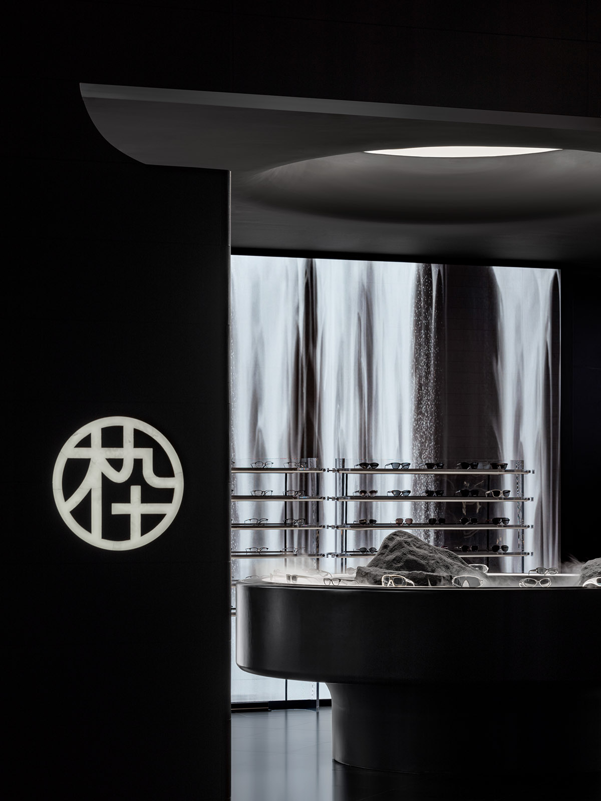 眼鏡店設計,概念店設計,零售概念店,眼鏡零售店,零售店設計,木九十,零售店設計案例,零售店設計方案,創意零售店,木九十水超級概念店,春山秋水