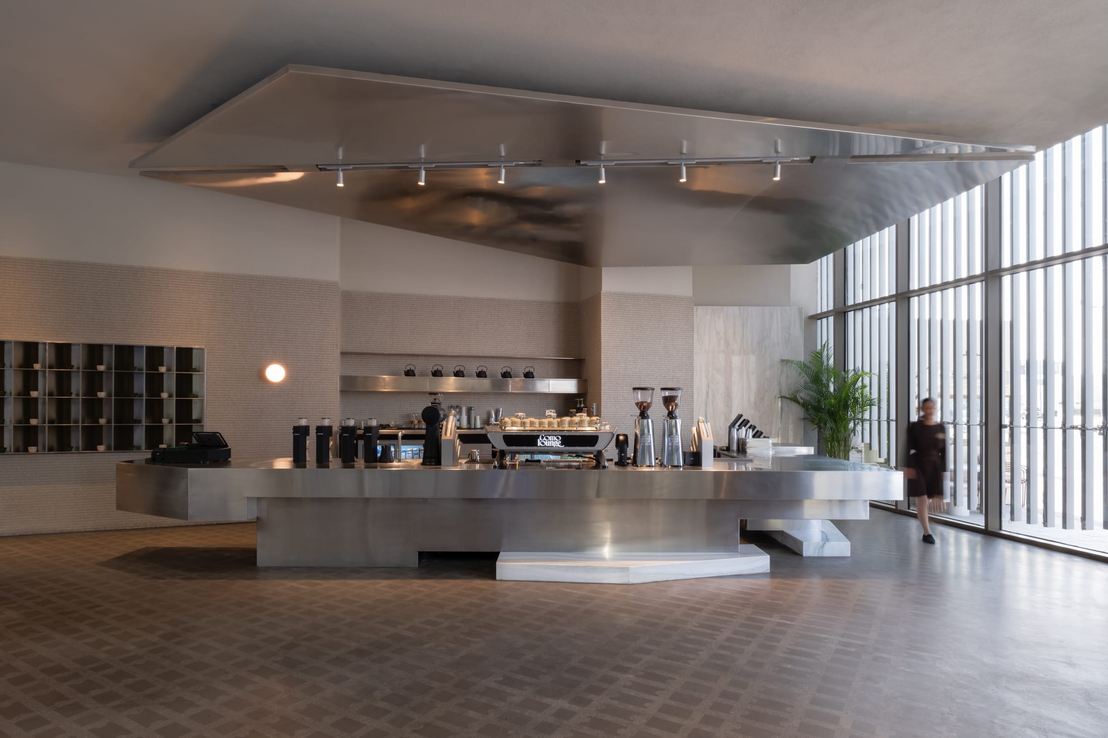 Studio Dua Abukhalaf,咖啡廳設計案例,咖啡店設計,迪拜,Como Lounge Café,咖啡廳設計,極簡風格咖啡店設計案例,創意咖啡店