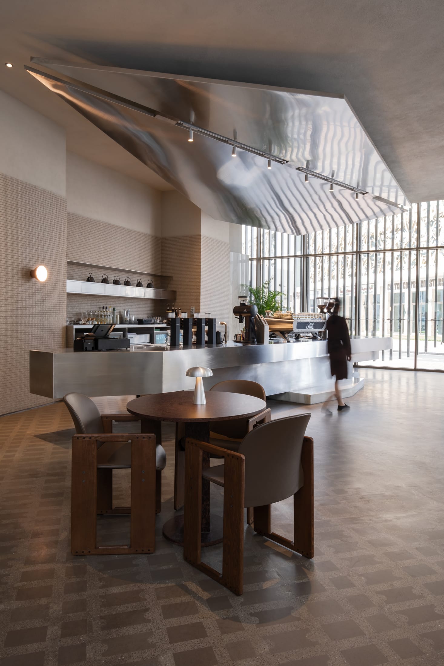 Studio Dua Abukhalaf,咖啡廳設計案例,咖啡店設計,迪拜,Como Lounge Café,咖啡廳設計,極簡風格咖啡店設計案例,創意咖啡店