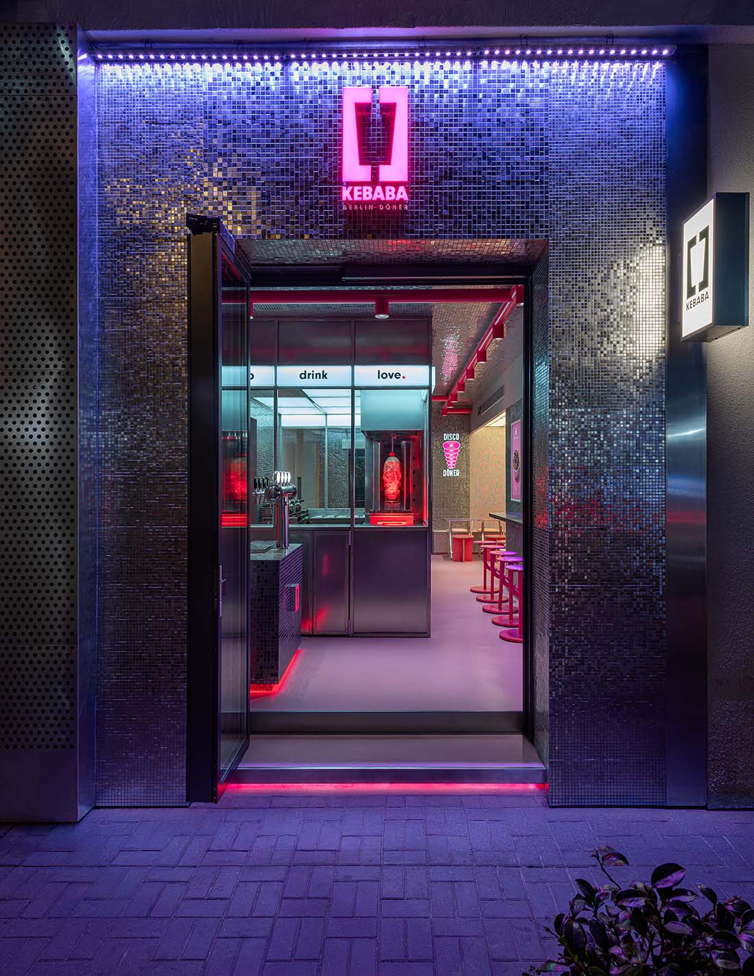 餐廳設計,街邊餐廳設計,小餐廳設計,快餐店設計,街邊快餐店,創意小餐廳,餐廳設計案例,餐廳設計方案,餐廳裝修,上海KEBABA餐廳,上海,問和答建築設計