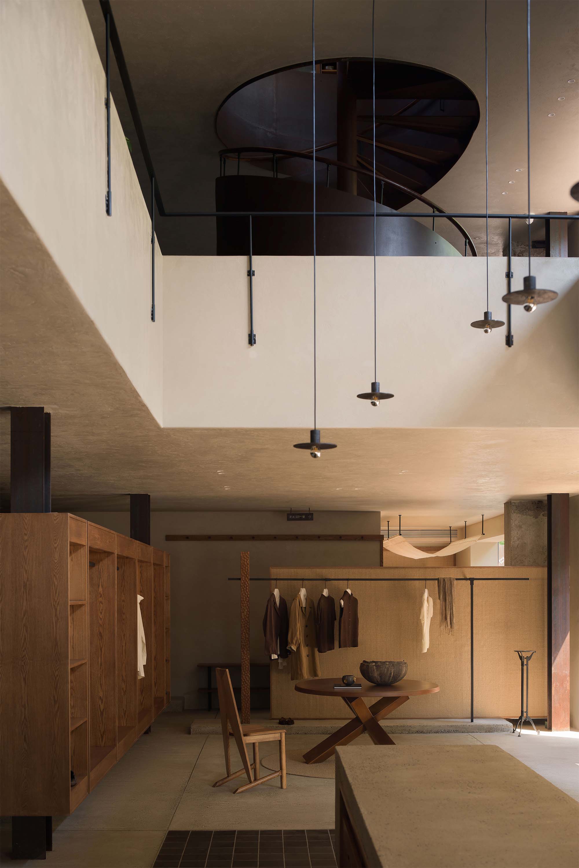 複合型商業空間,服裝零售店設計,彌生空間設計,廠房改造商業空間,服裝店設計案例,服裝店設計方案,零售店設計,杭州,王單華服裝集合店,彌生設計,經緯天地創意園