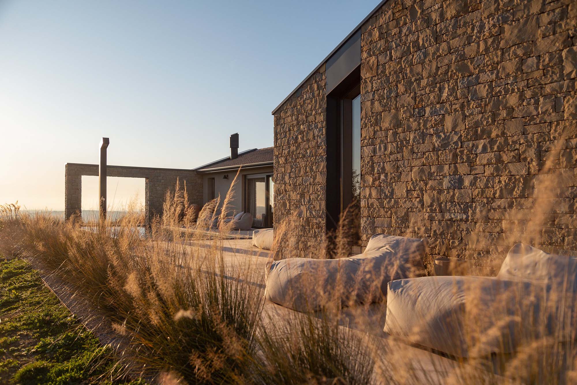 Sandro Uzila,別墅設計,別墅設計案例,別墅裝修,克羅地亞,原木色別墅設計,山景別墅