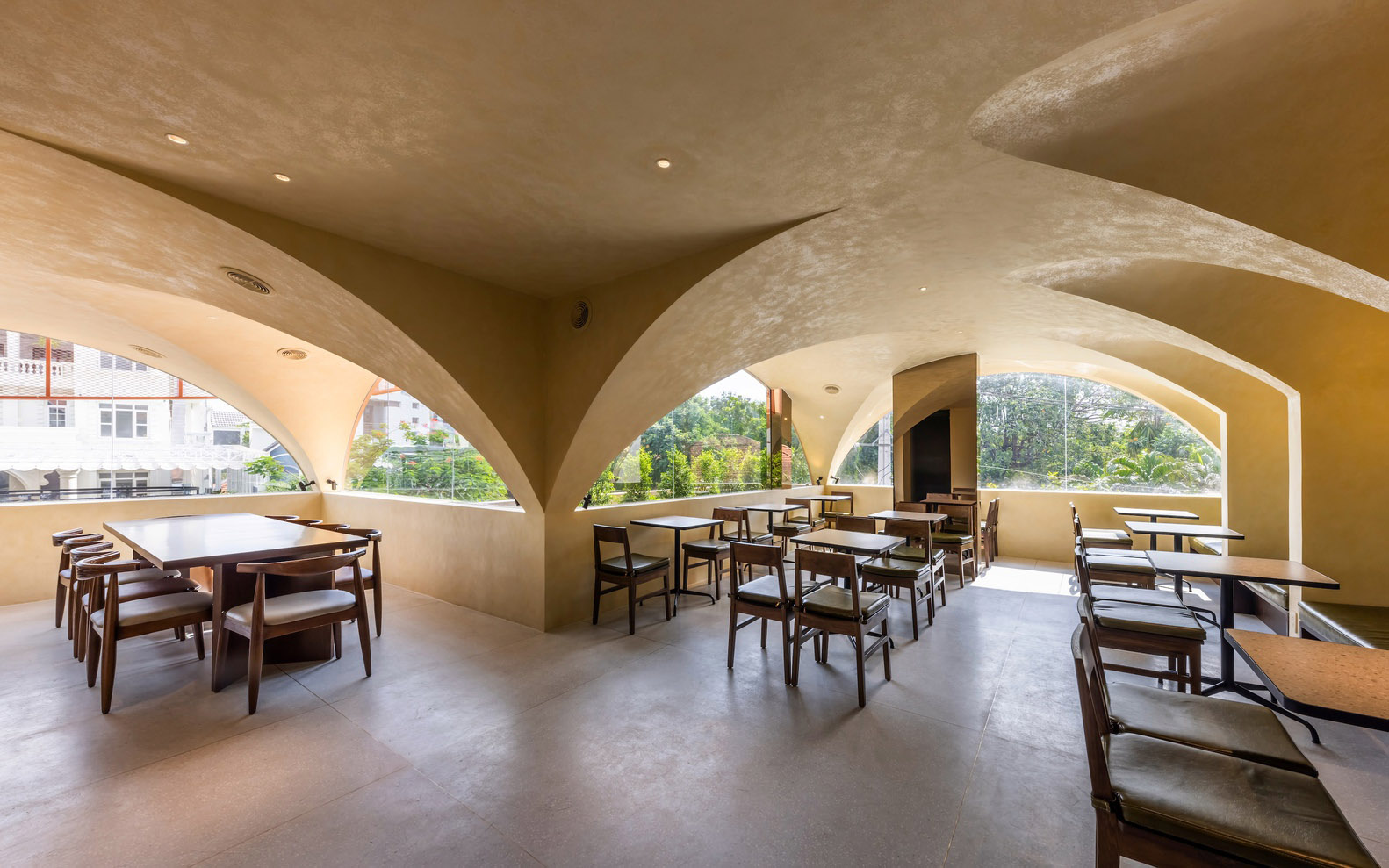 6717 Studio,咖啡廳設計案例,咖啡店設計,越南,胡誌明市,CHUK COFFEE,咖啡廳設計,極簡風格咖啡店設計案例,創意咖啡店