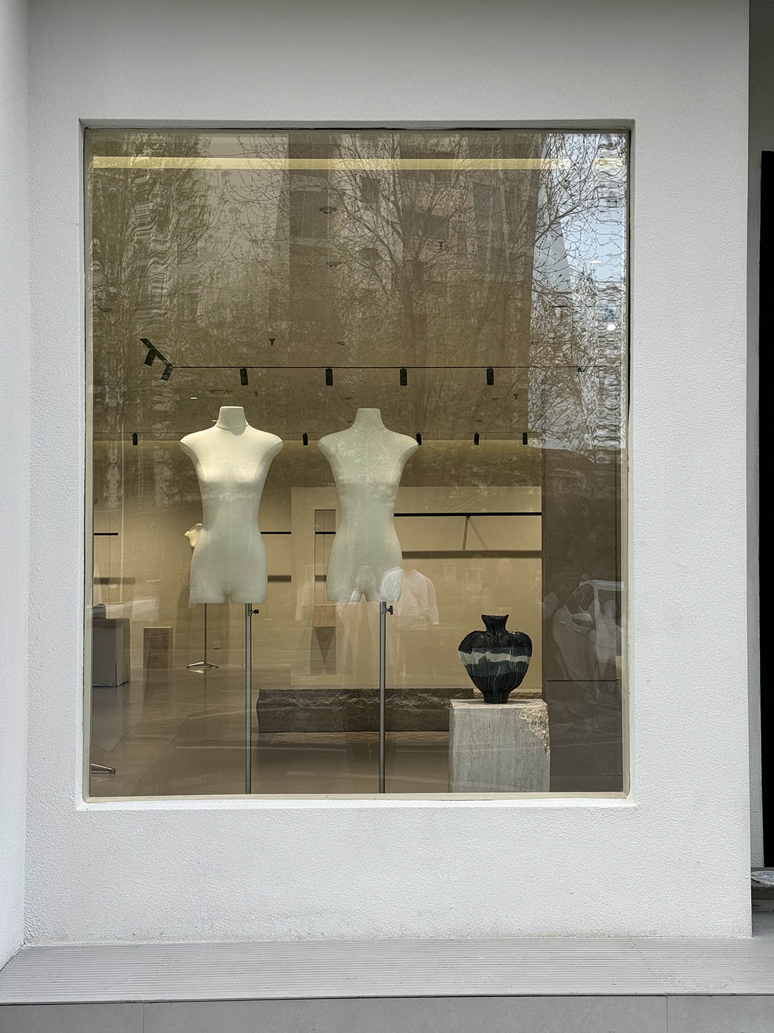 服裝店設計,服裝店設計案例,零售店設計,時裝店設計,服裝店設計方案,女裝店設計,女裝店,街邊服裝店設計,青島金和百瑞GOLDENBARRY麥島直營店,青島,UD-lab設計