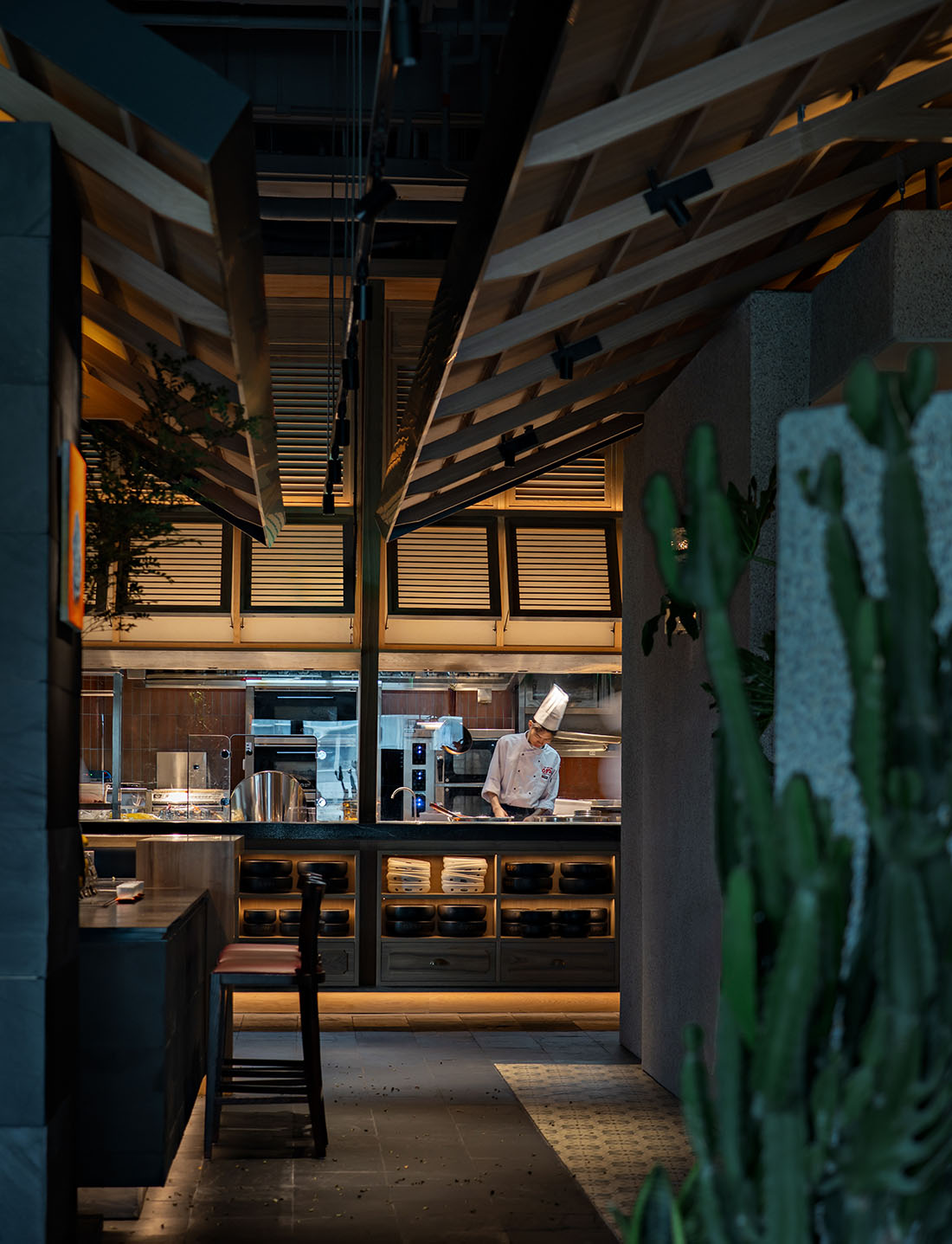 餐廳設計,雲南菜餐廳設計,休閑餐廳設計,餐廳設計案例,餐廳設計方案,餐廳裝修,主題餐廳設計,杭州泓0871·食野集-策略餐飲,杭州,IN.X屋裏門外設計