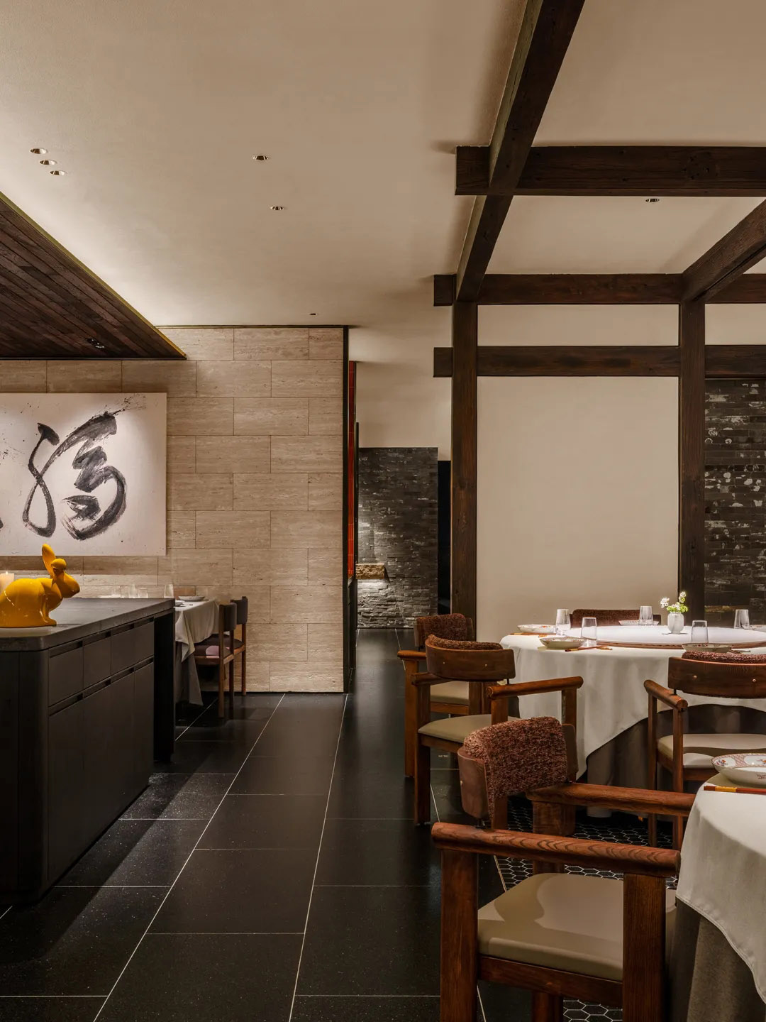 餐廳設計,高檔餐廳設計,餐廳設計案例,餐廳設計方案,餐廳裝修,主題餐廳設計,烤鴨店設計,國外餐廳設計,四季民福新加坡首店,新加坡,IN.X屋裏門外設計/吳為