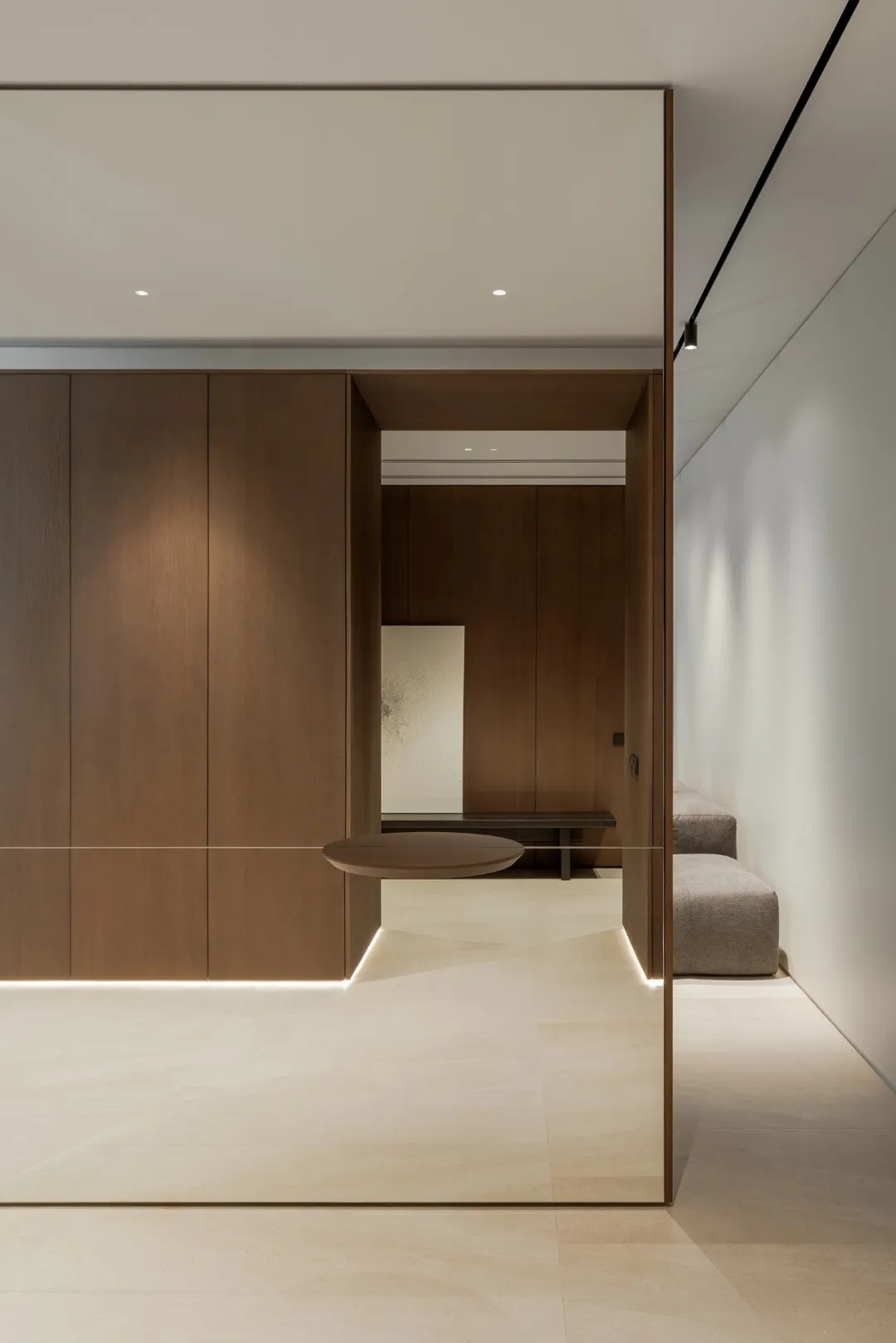 Bezmirno,公寓設計,公寓設計案例,烏克蘭,基輔,極簡風格公寓設計,極簡主義