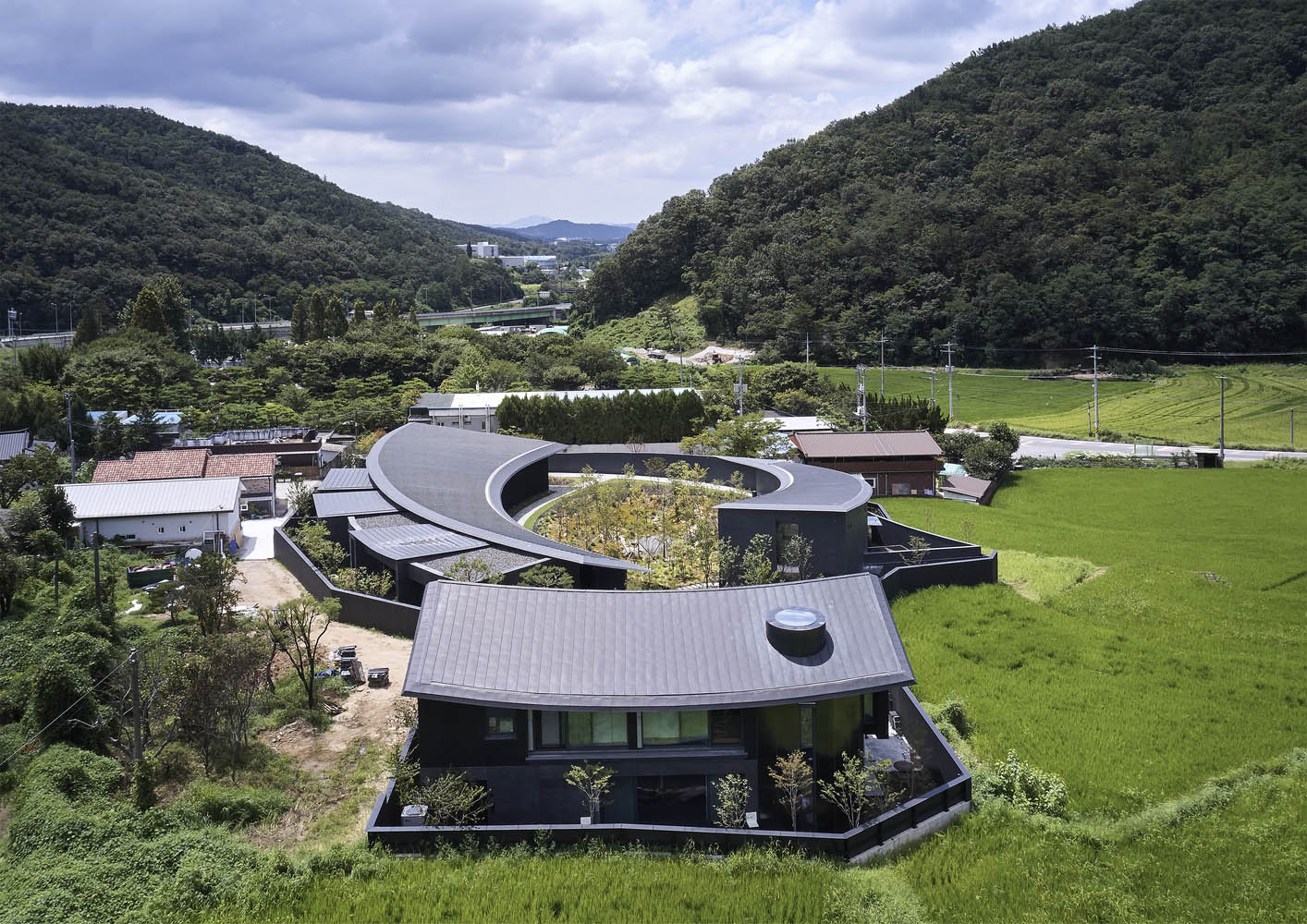 Itm Yooehwa Architects,酒店設計,韓國,民宿設計案例,民宿設計方案,度假酒店,畫廊設計,咖啡廳設計