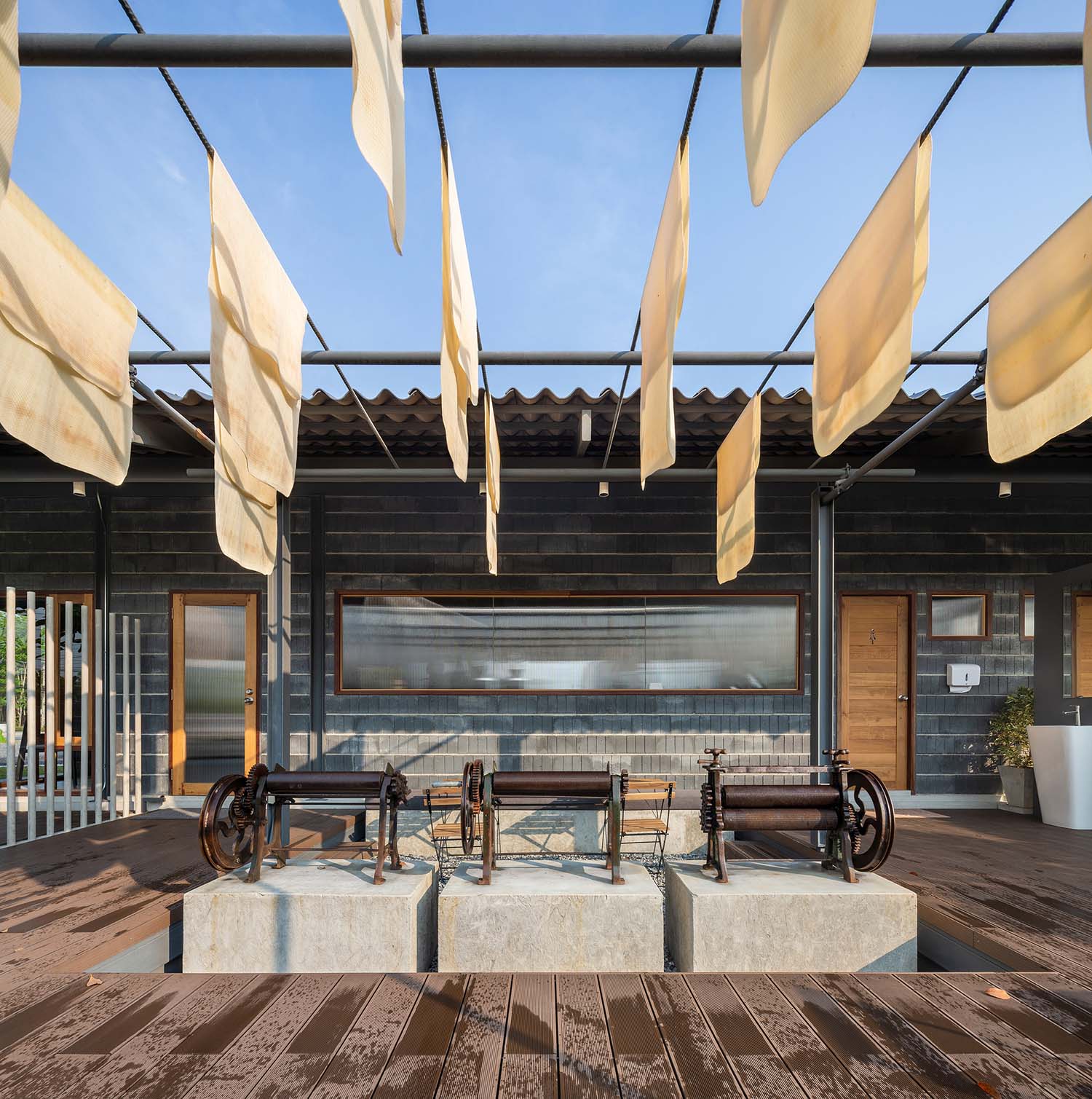 SA-ARD studio,咖啡廳設計,泰國,咖啡廳設計案例,咖啡廳設計方案,Rubber.er Cafe,極簡風格咖啡廳設計