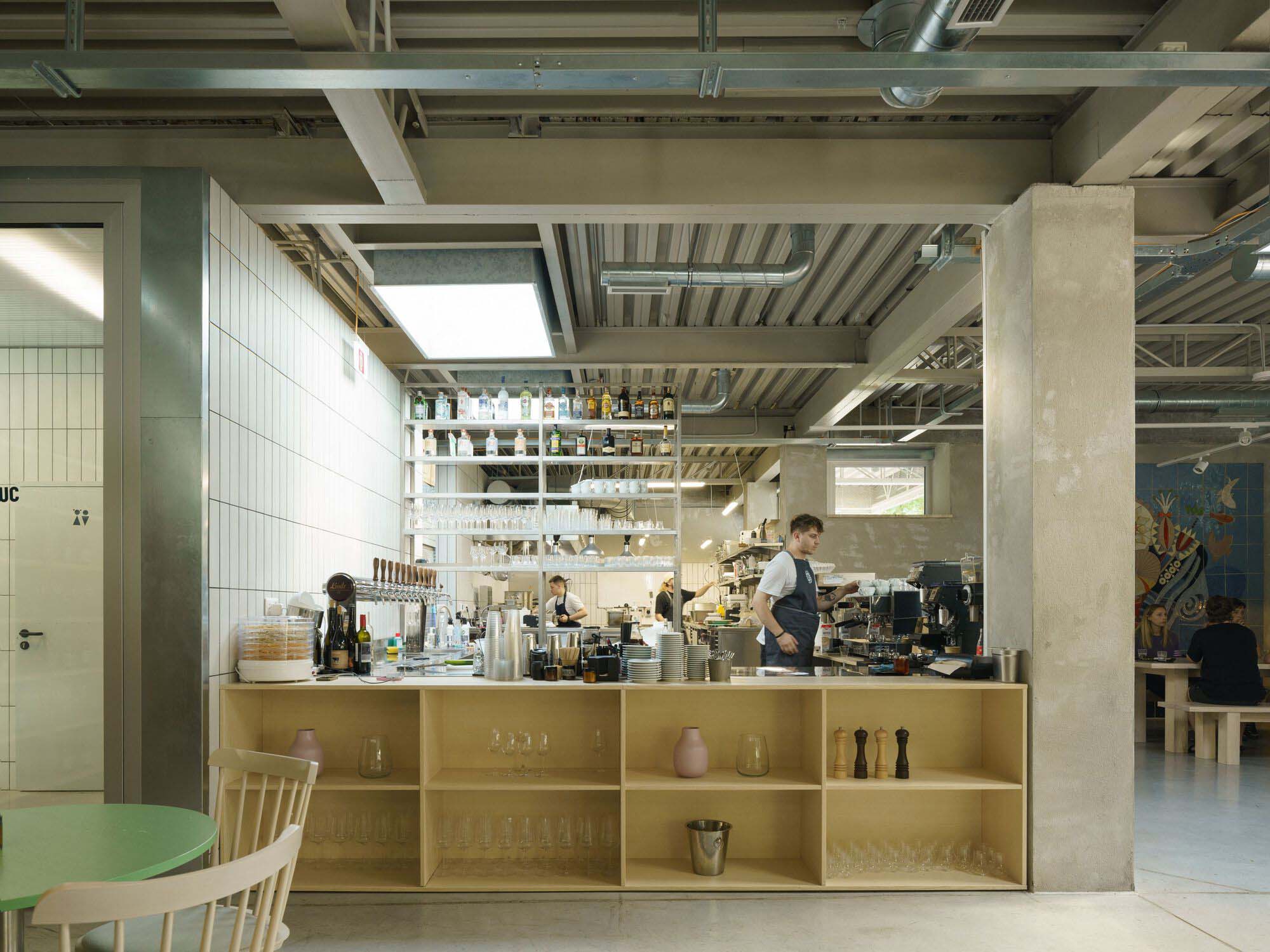 餐廳設計,餐酒吧設計,休閑餐廳設計,Grau Architects ,酒吧設計,酒吧設計案例,酒館設計,斯洛伐克,休閑酒吧餐廳,小酒館設計