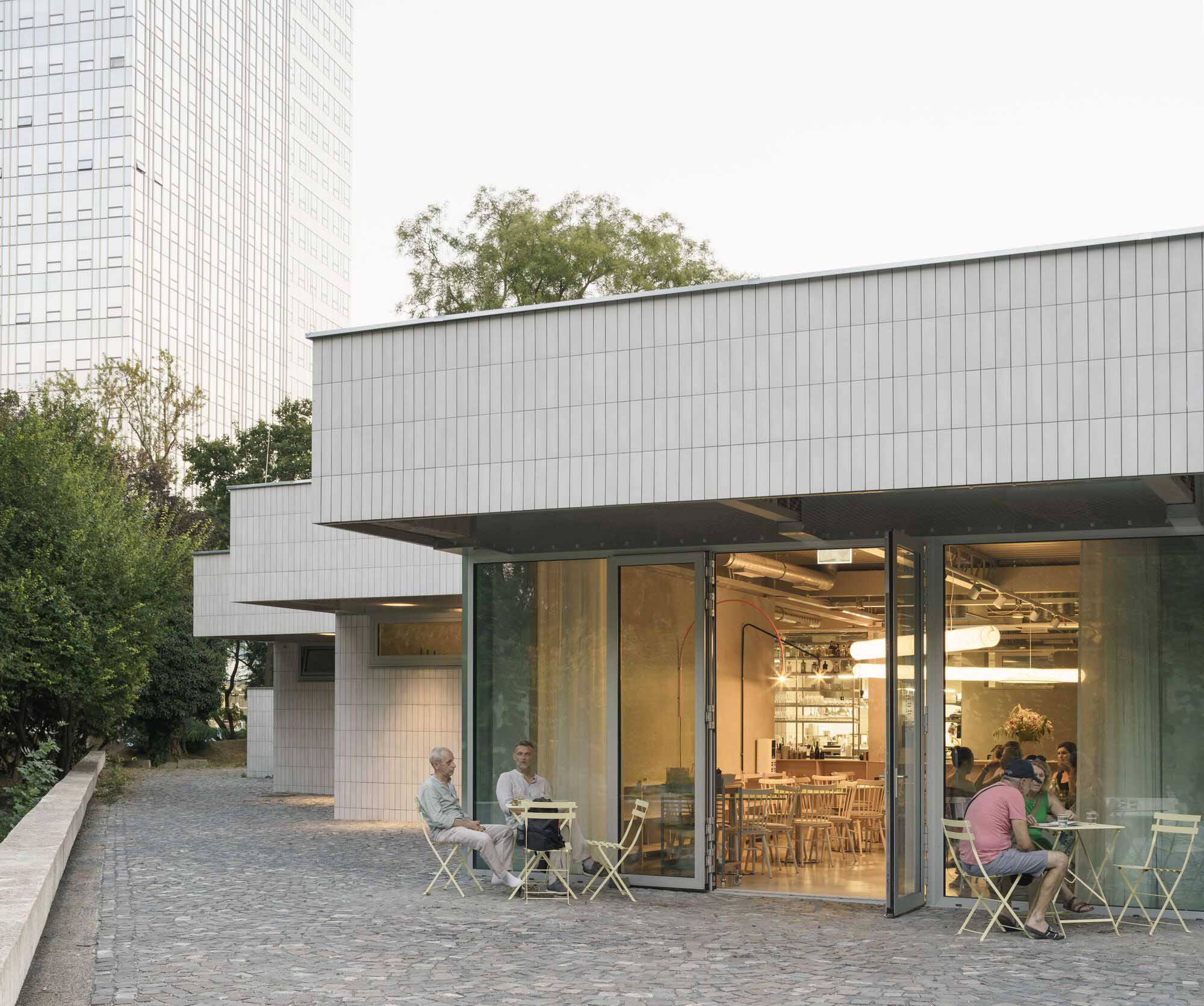 餐廳設計,餐酒吧設計,休閑餐廳設計,Grau Architects ,酒吧設計,酒吧設計案例,酒館設計,斯洛伐克,休閑酒吧餐廳,小酒館設計