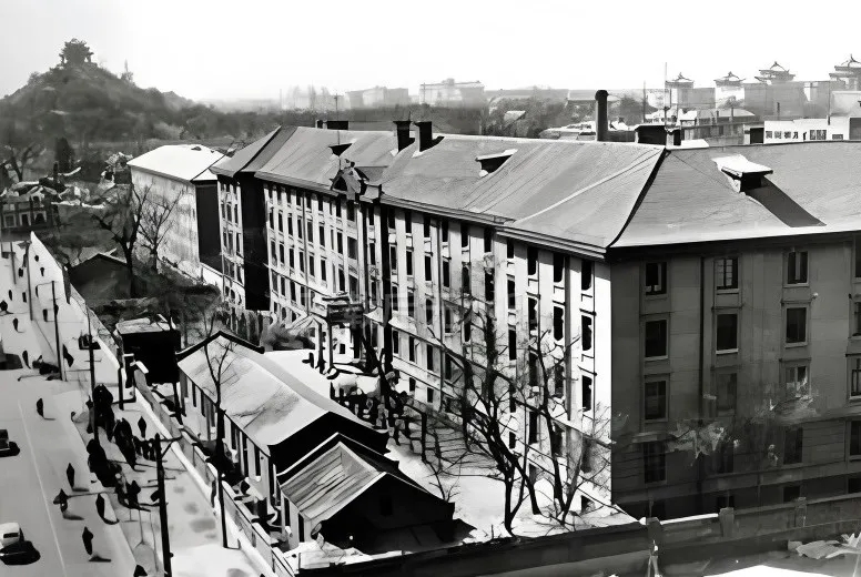 建築改造,建築立麵改造,外立麵改造,外立麵設計,園區外立麵改造,北京沙灘後街22號院建築立麵改造,北京沙灘總部商業:傳統如何穿越現代,北京,WHY Atelier